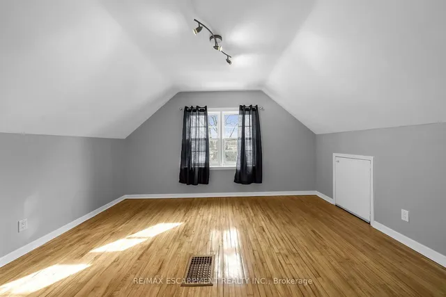 Additional property image - 410 Crockett St
