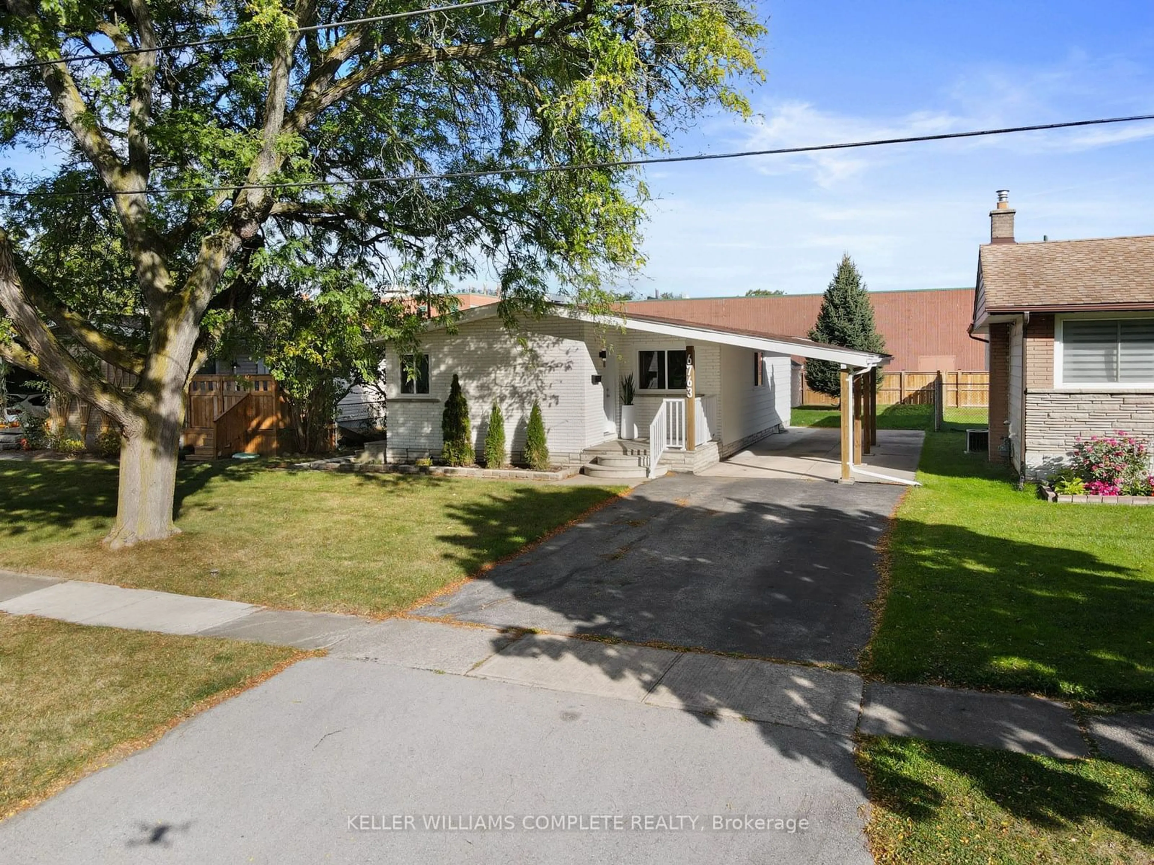 A pic from outside/outdoor area/front of a property/back of a property/a pic from drone, street for 6763 Cooper Dr, Niagara Falls Ontario L2G 3H9