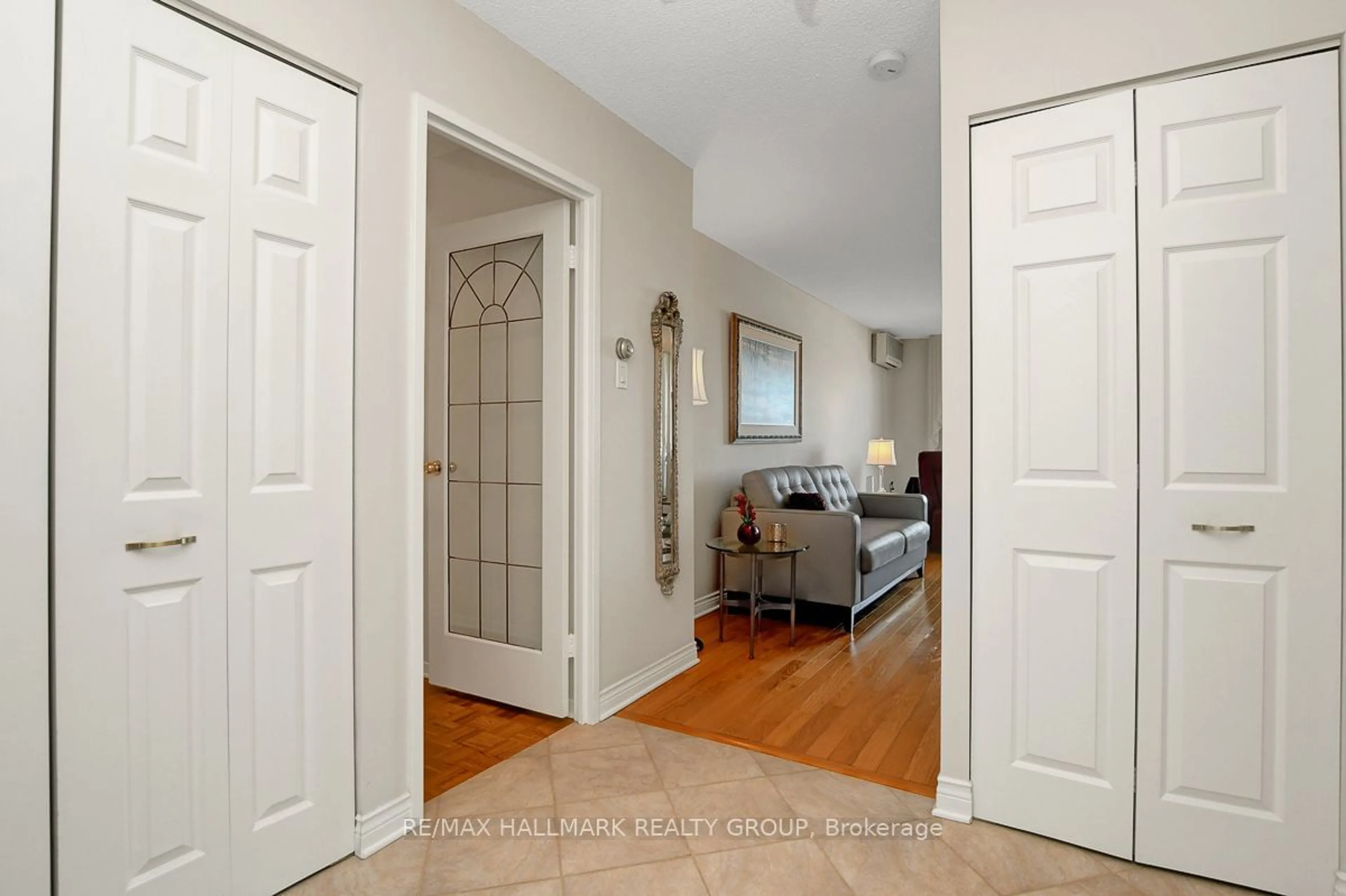 Indoor entryway for 515 St Laurent Blvd #1707, Manor Park - Cardinal Glen and Area Ontario K1K 3X5