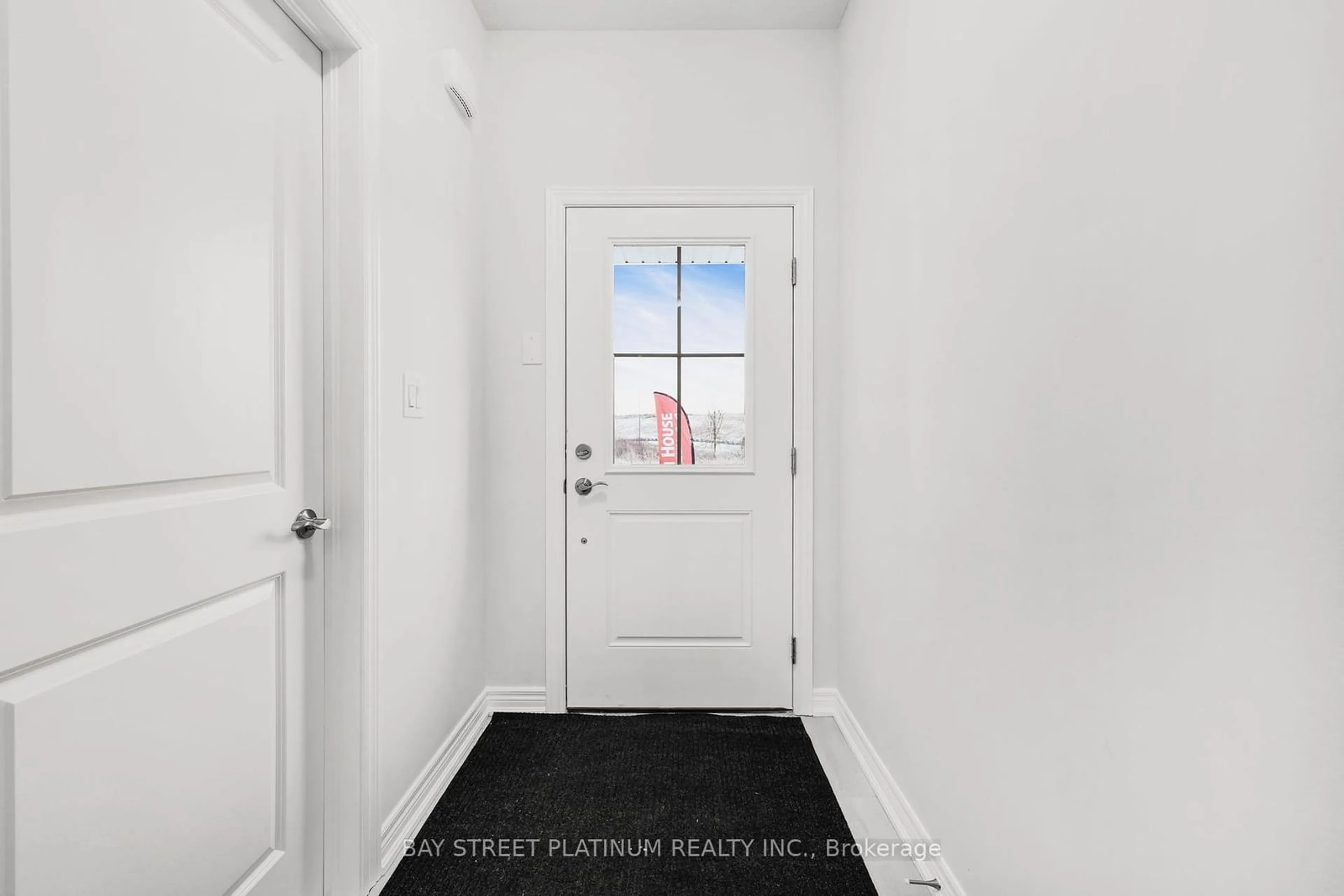 Indoor entryway for 53 MONTROSE Tr, Welland Ontario L3C 0K5
