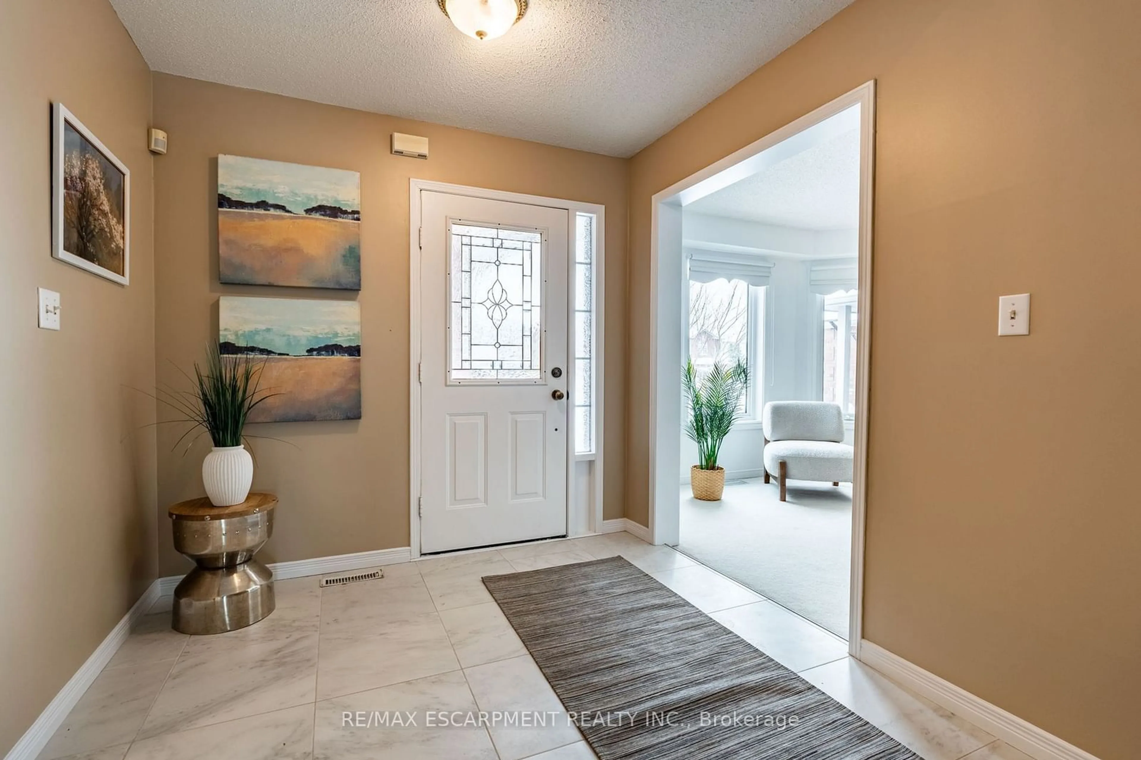 Indoor entryway for 13 Waterwheel Cres, Hamilton Ontario L9H 7B6