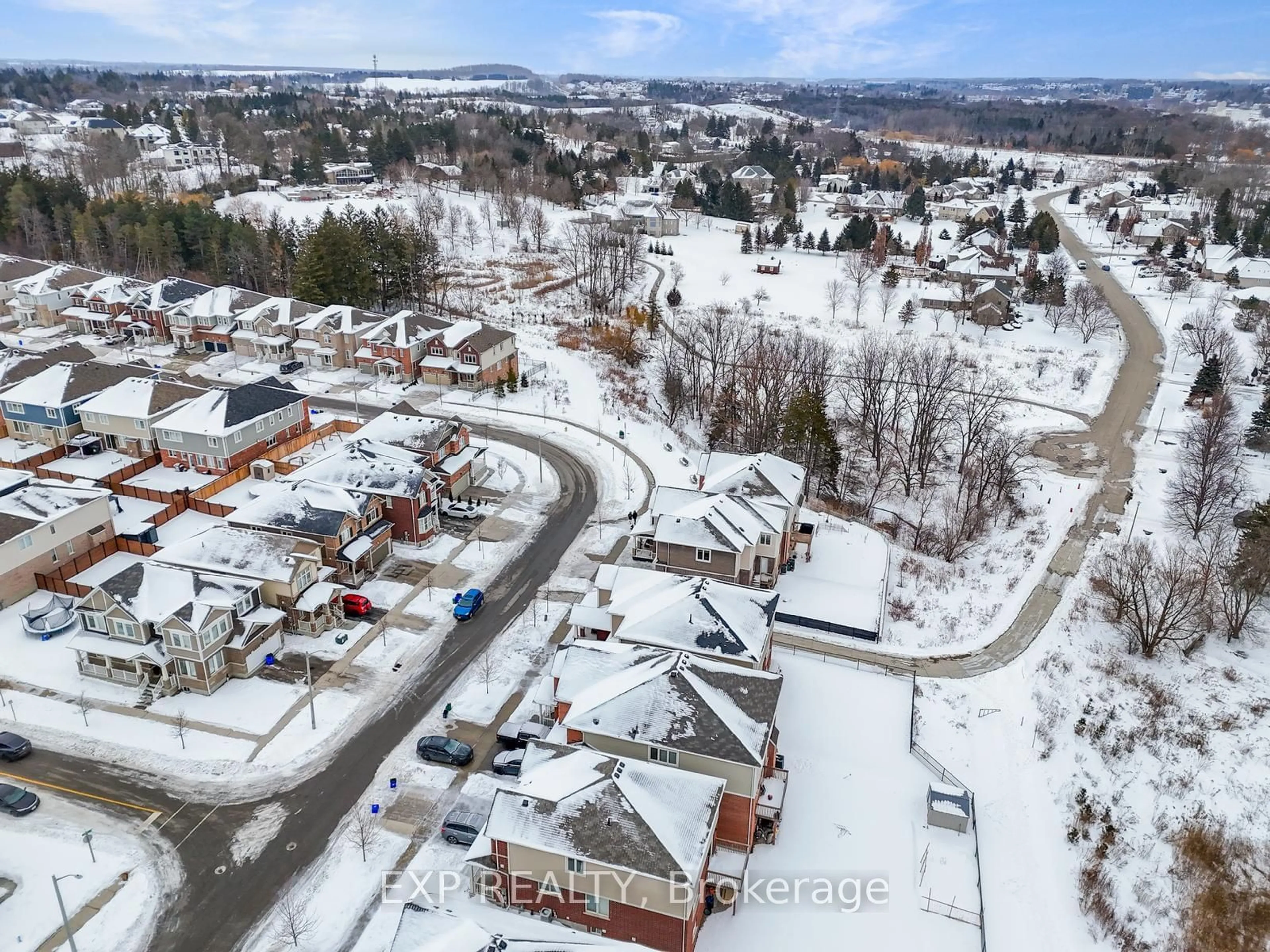 A pic from outside/outdoor area/front of a property/back of a property/a pic from drone, street for 215 Ridge Rd, Cambridge Ontario N3E 0C2