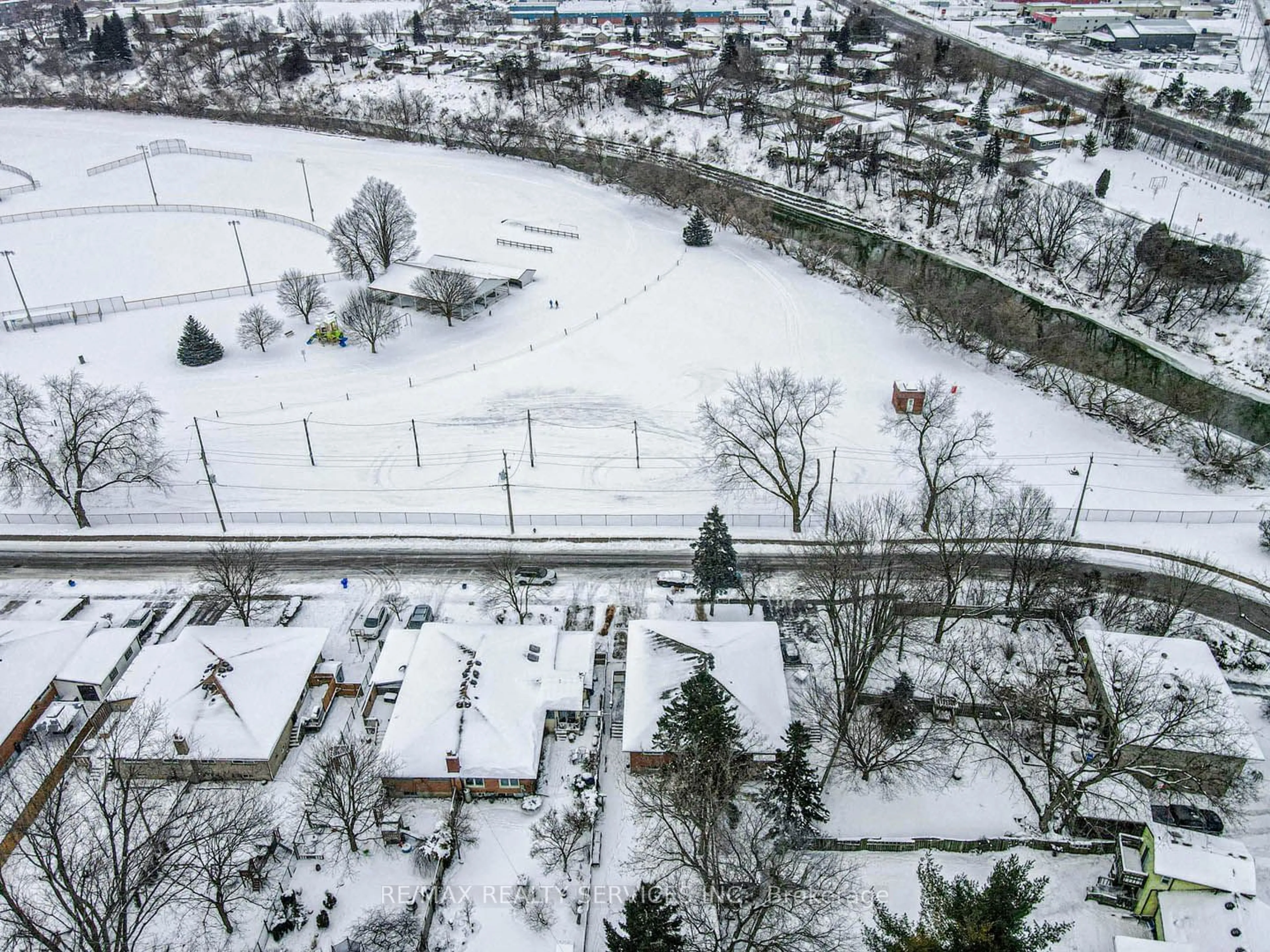 A pic from outside/outdoor area/front of a property/back of a property/a pic from drone, unknown for 348 Jacob St, Wilmot Ontario N3A 1B9