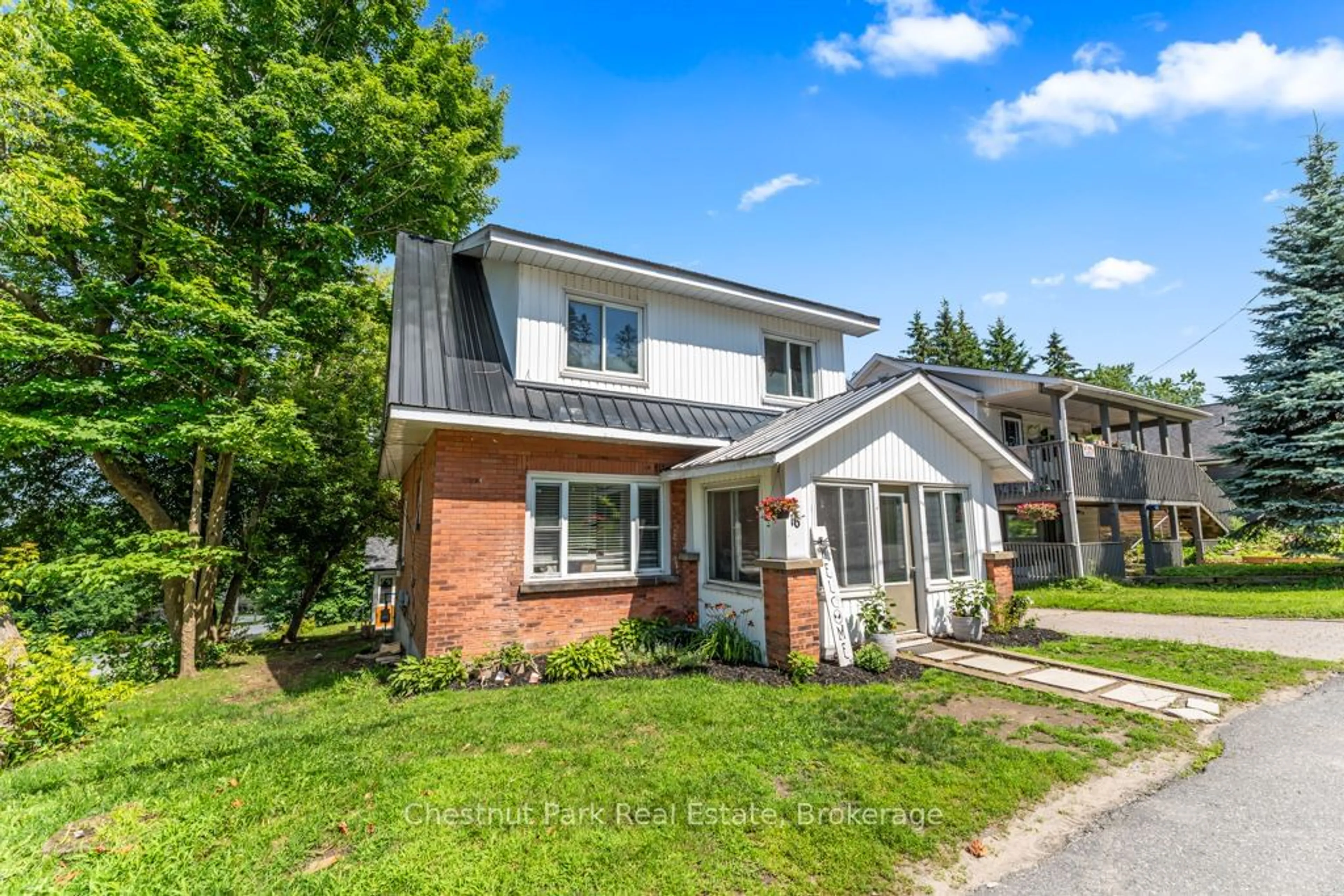 Unknown for 16 LORNE St, Huntsville Ontario P1H 1W1