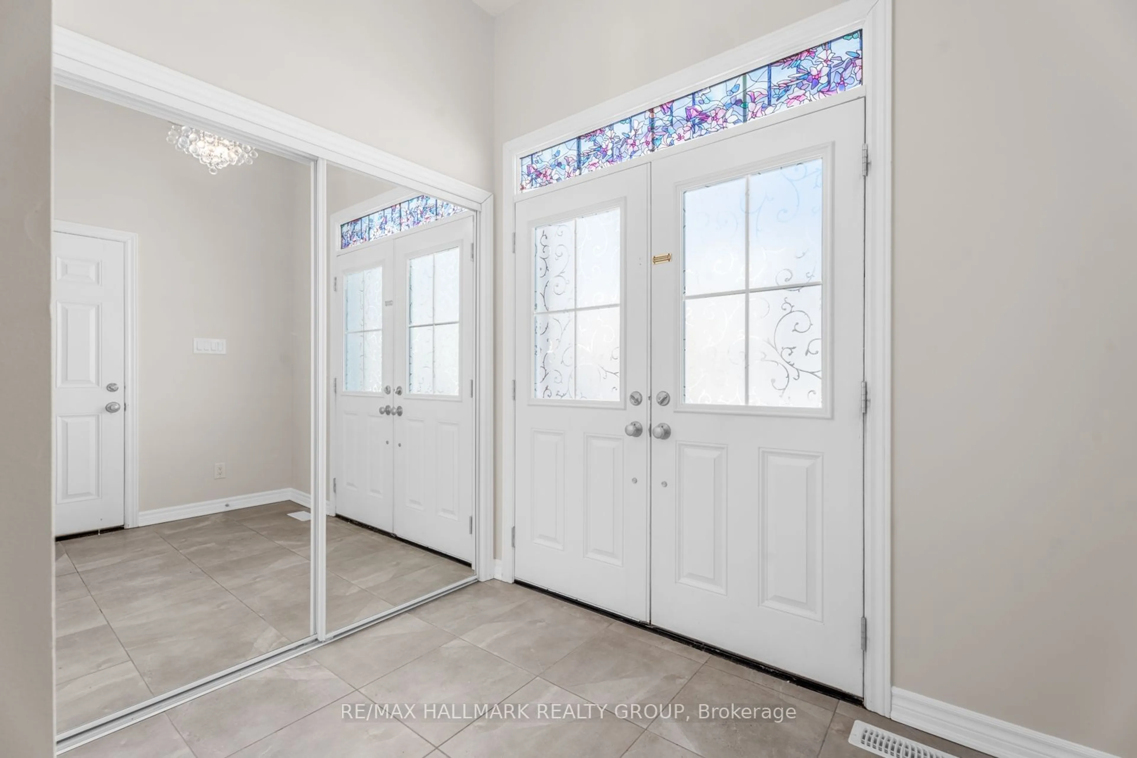 Indoor entryway for 60 Solaris Dr, Kanata Ontario K2M 0M1