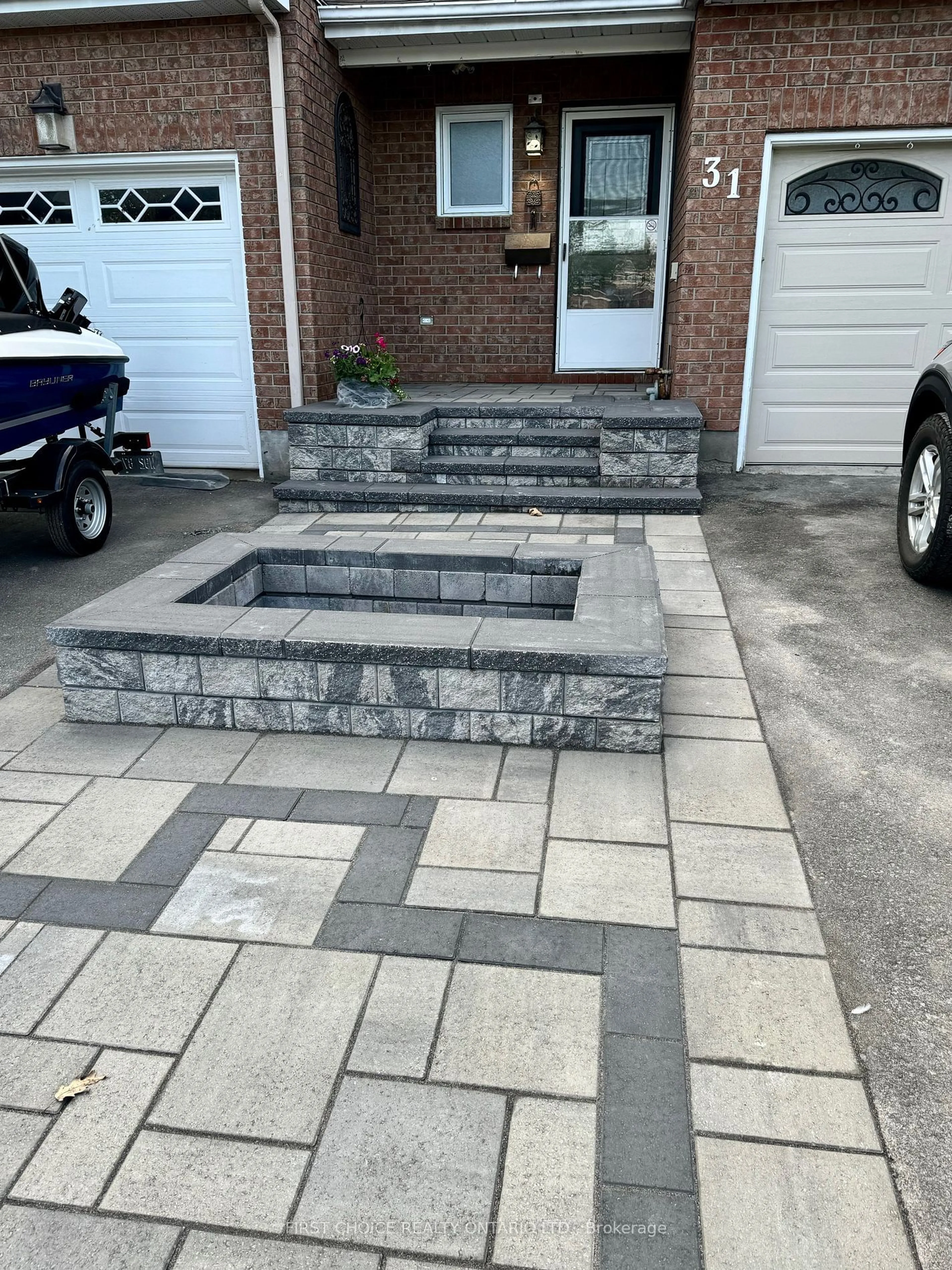 Patio, street for 31 Astoria Cres, Barrhaven Ontario K2G 6E6