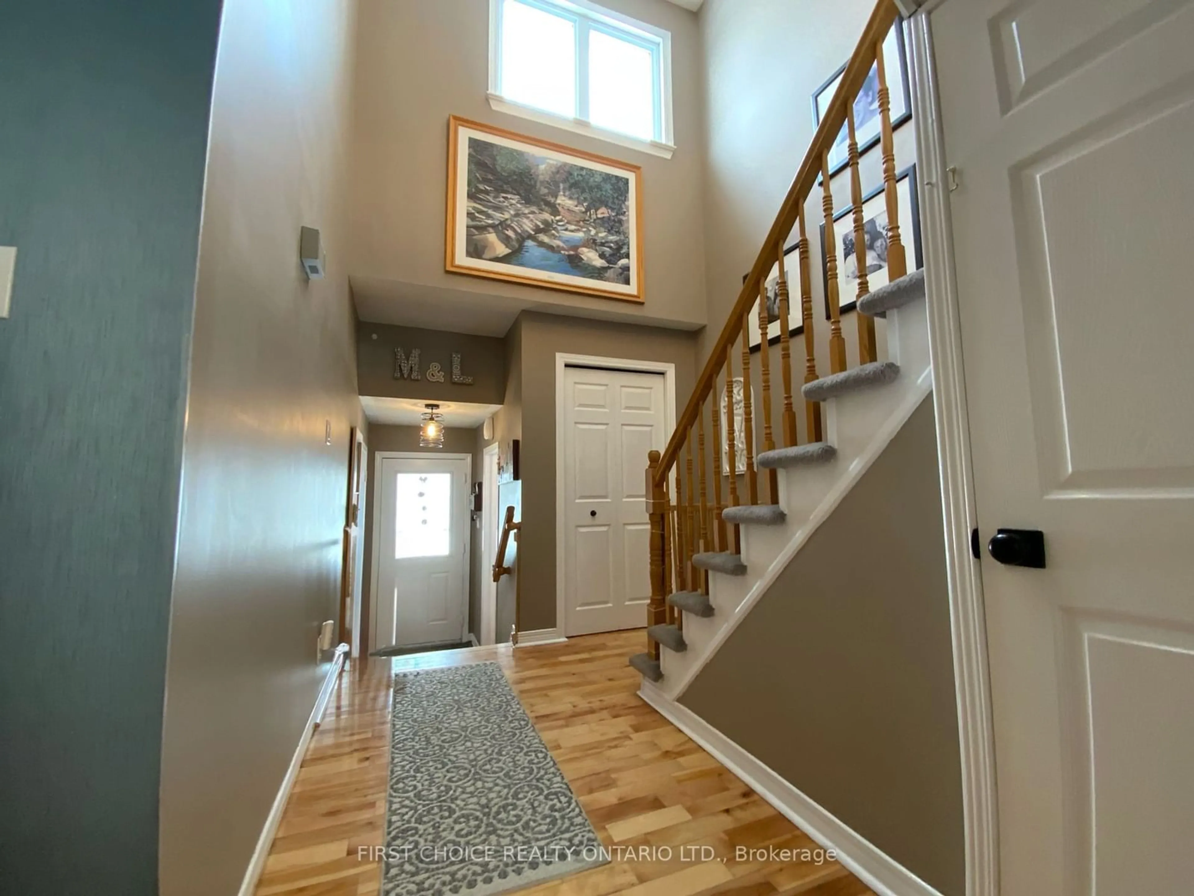 Indoor entryway for 31 Astoria Cres, Barrhaven Ontario K2G 6E6