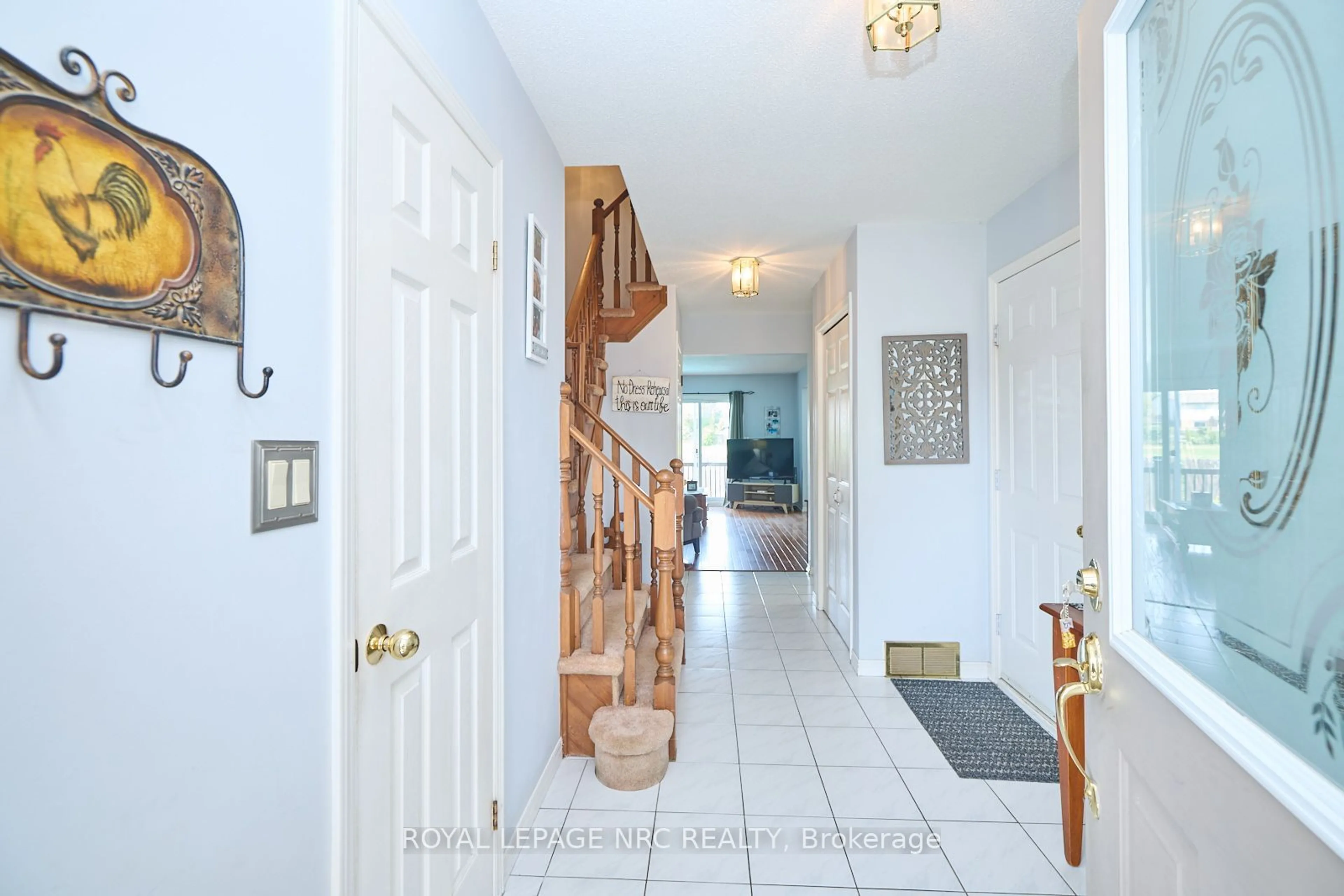 Indoor entryway for 38 Culligan Cres, Thorold Ontario L2V 4P1