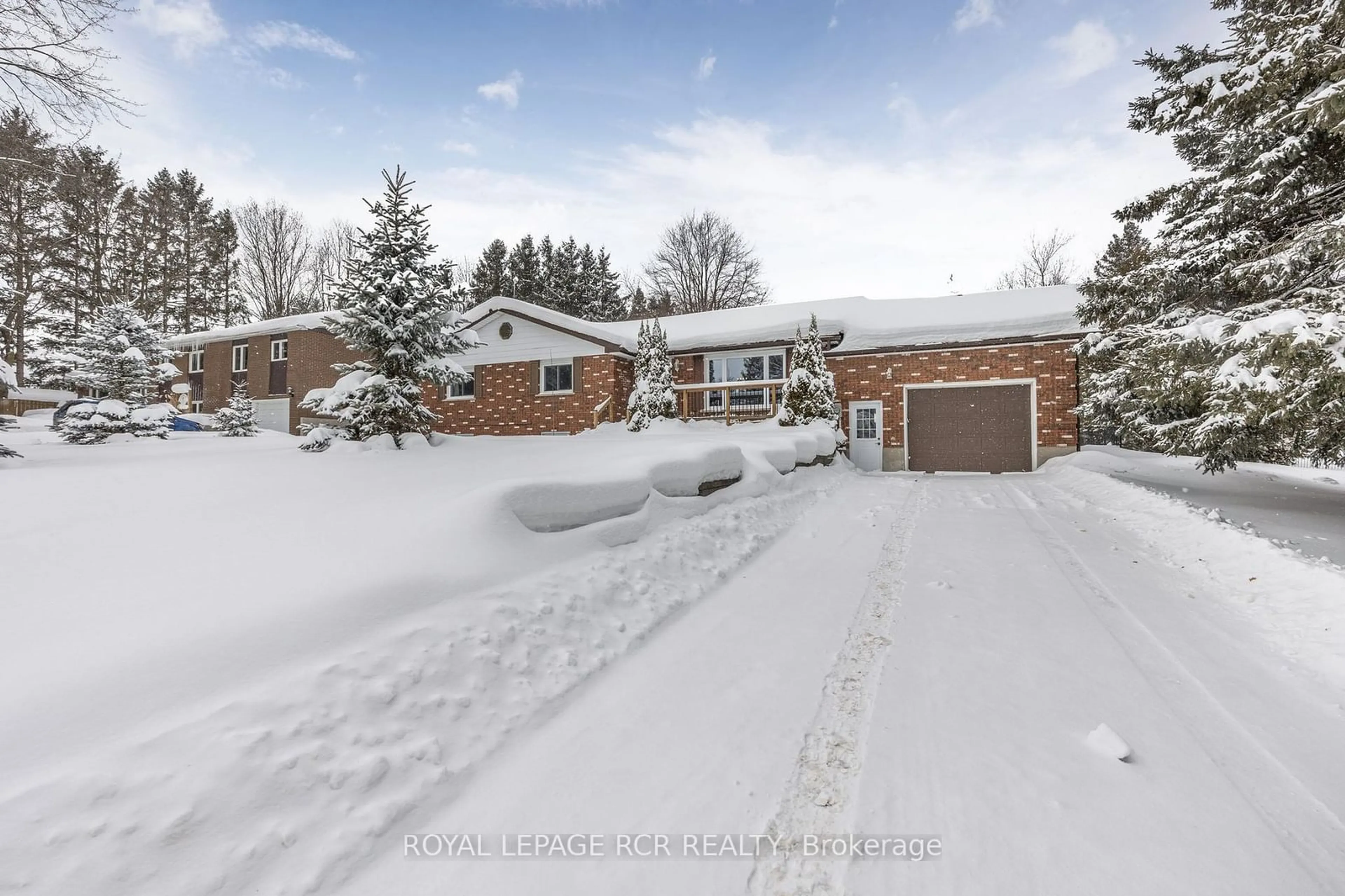 A pic from outside/outdoor area/front of a property/back of a property/a pic from drone, street for 41 Wellington Road 19, Centre Wellington Ontario N0B 1T0