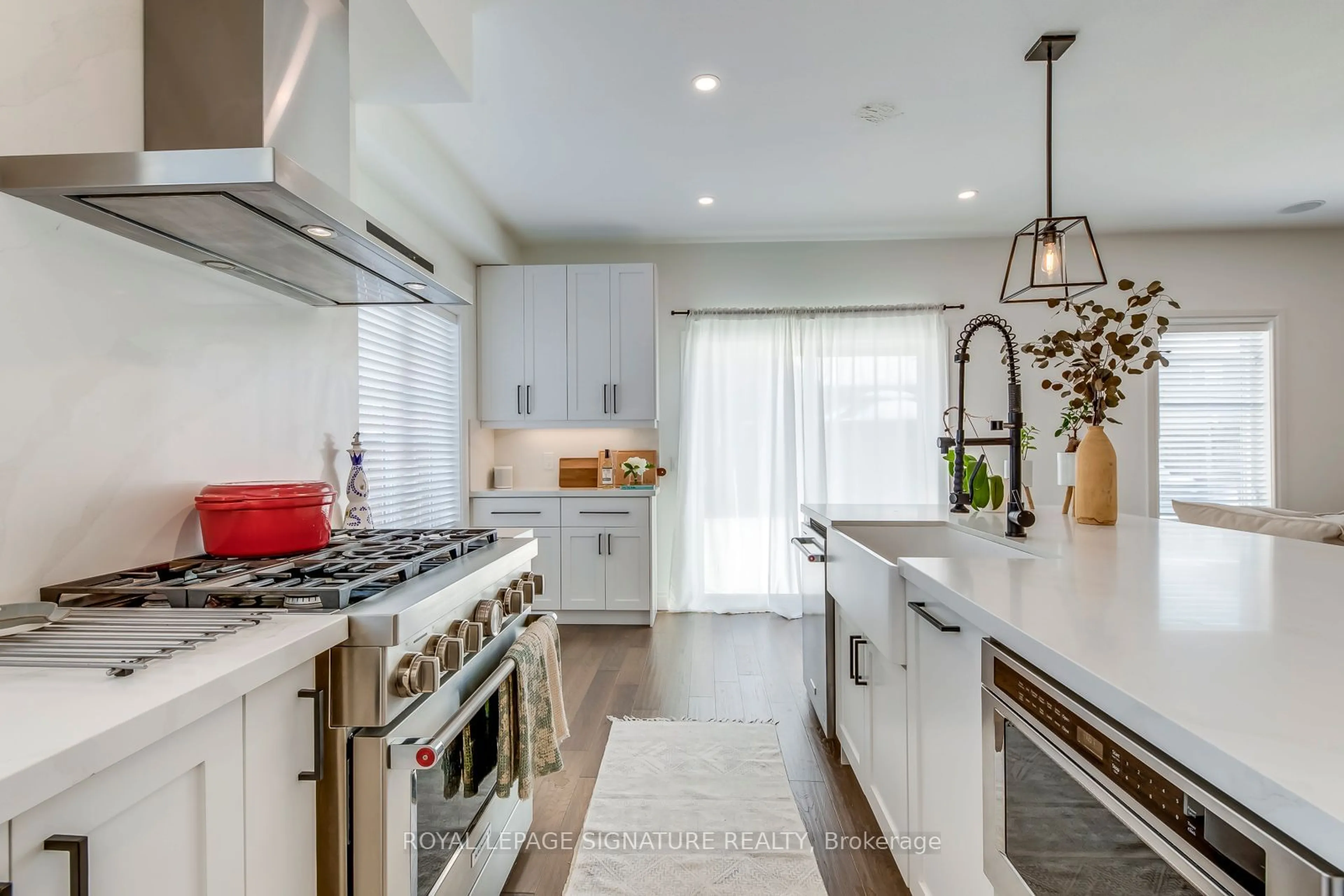 Contemporary kitchen, ceramic/tile floor for 15 Pinehill Dr, Hamilton Ontario L0R 1P0