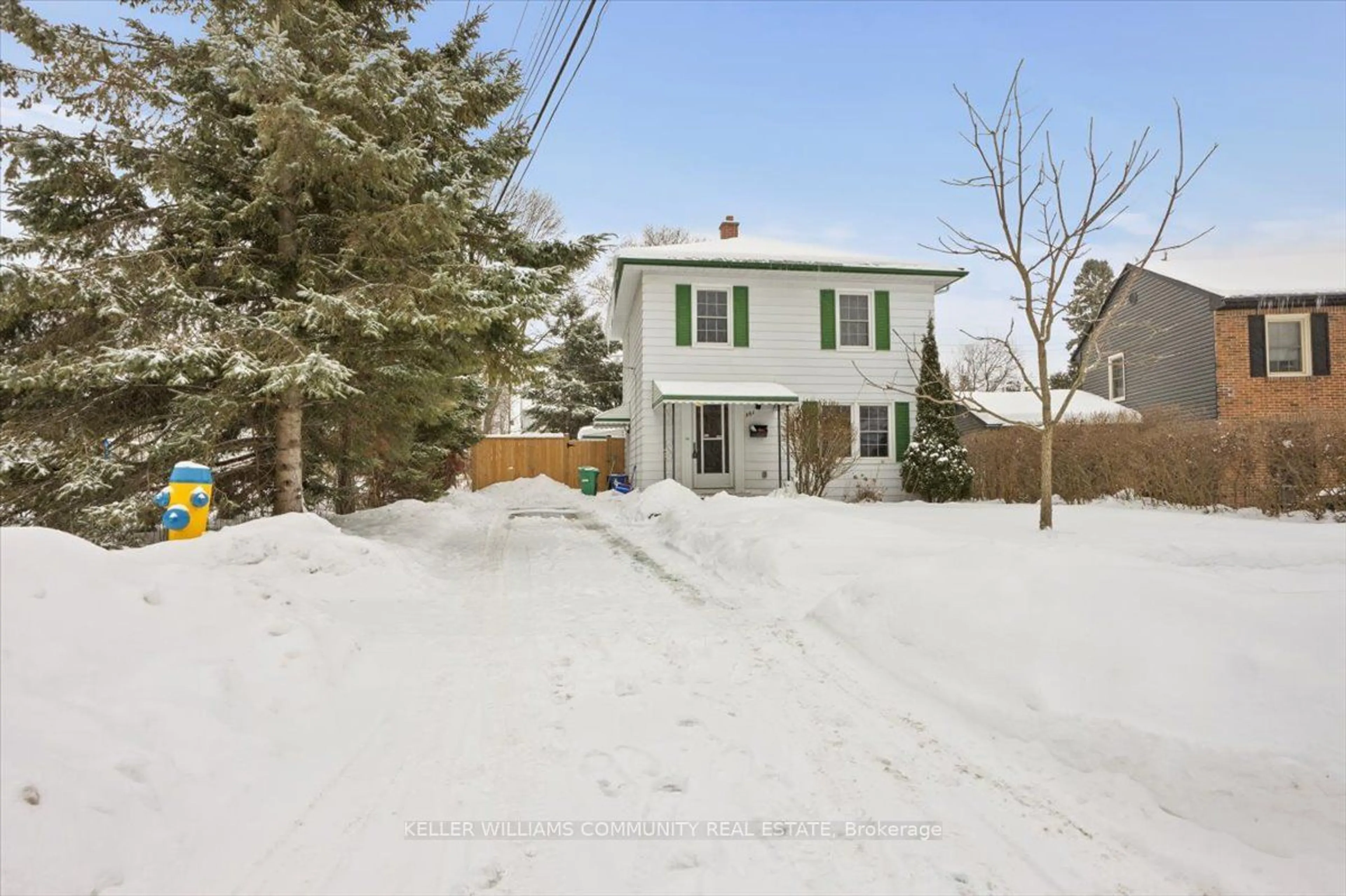 A pic from outside/outdoor area/front of a property/back of a property/a pic from drone, street for 301 Aberdeen Ave, Peterborough Ontario K9H 4X3