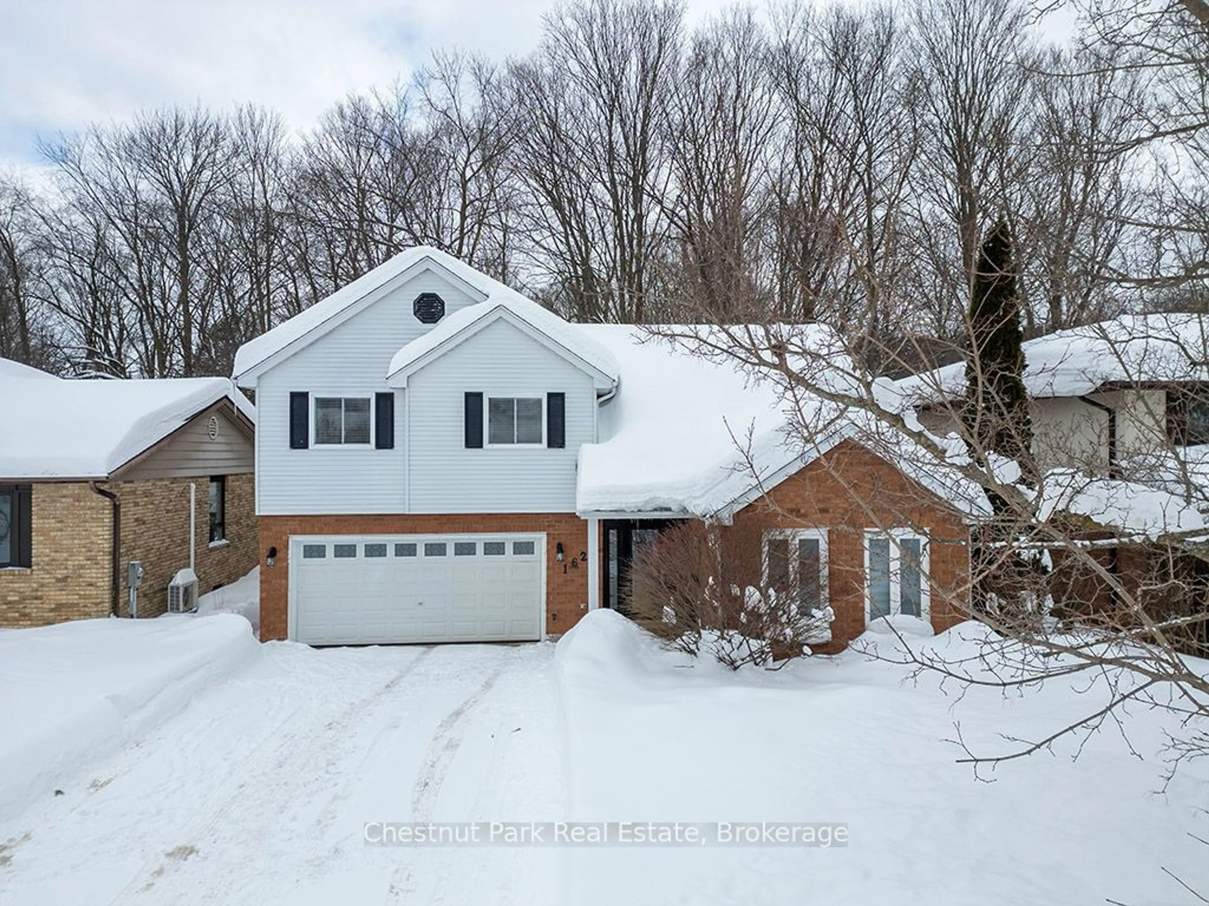 A pic from outside/outdoor area/front of a property/back of a property/a pic from drone, street for 162 5th Ave, Owen Sound Ontario N4K 6C7