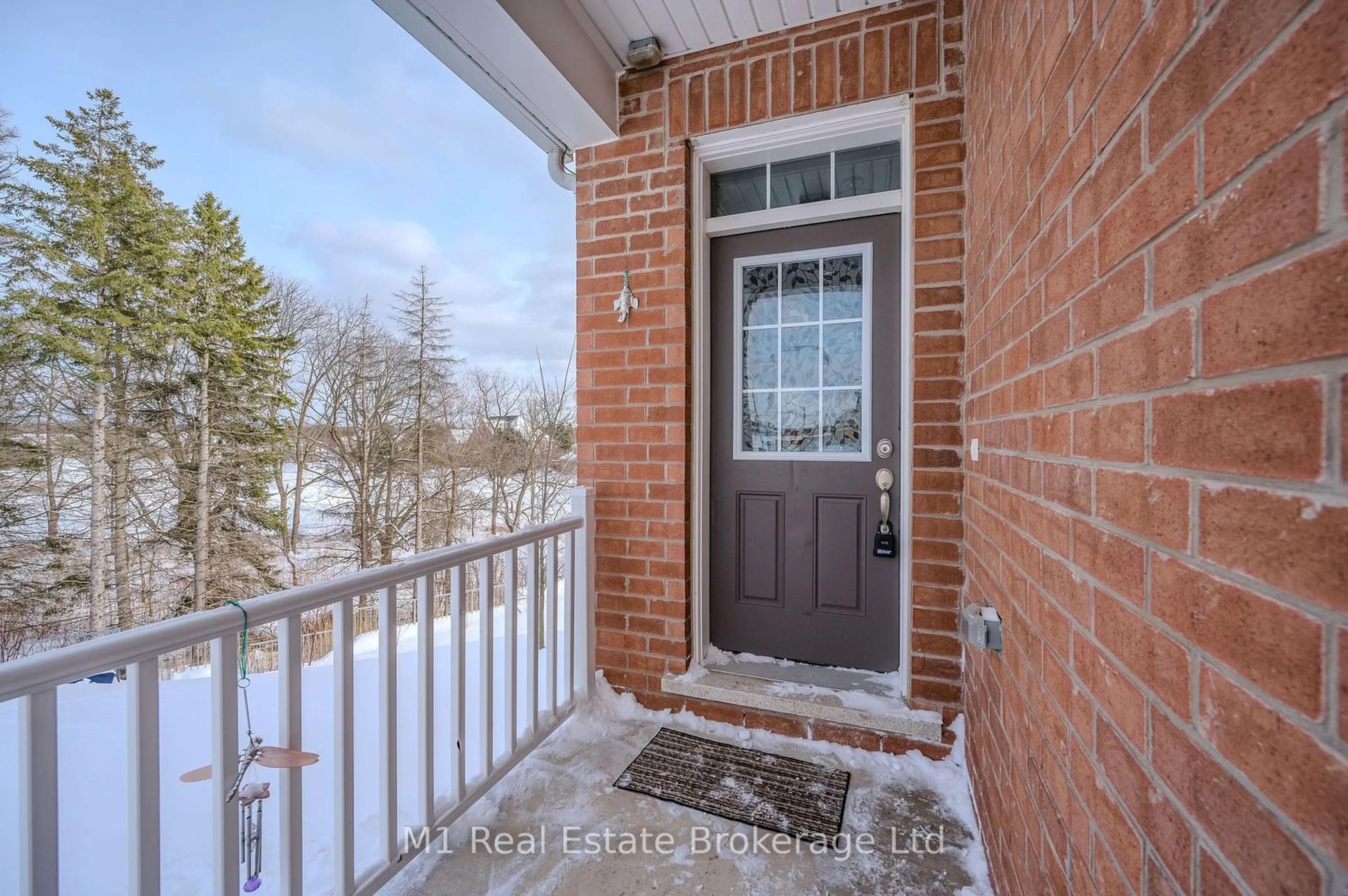 Indoor entryway for 219 Ridge Rd, Cambridge Ontario N3E 1A1