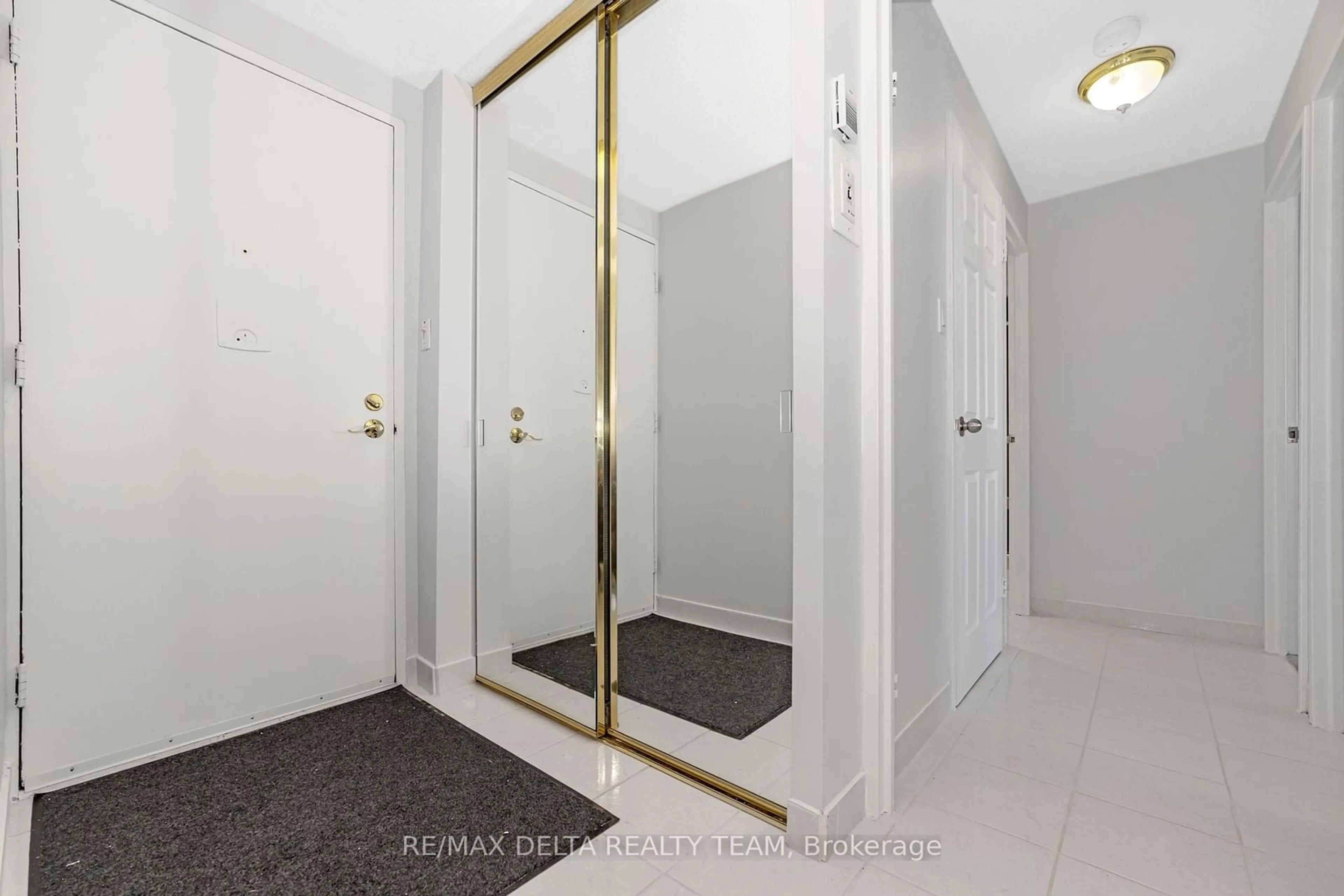 Indoor entryway for 915 ELMSMERE Rd #1314, Beacon Hill North - South and Area Ontario K1J 8H8