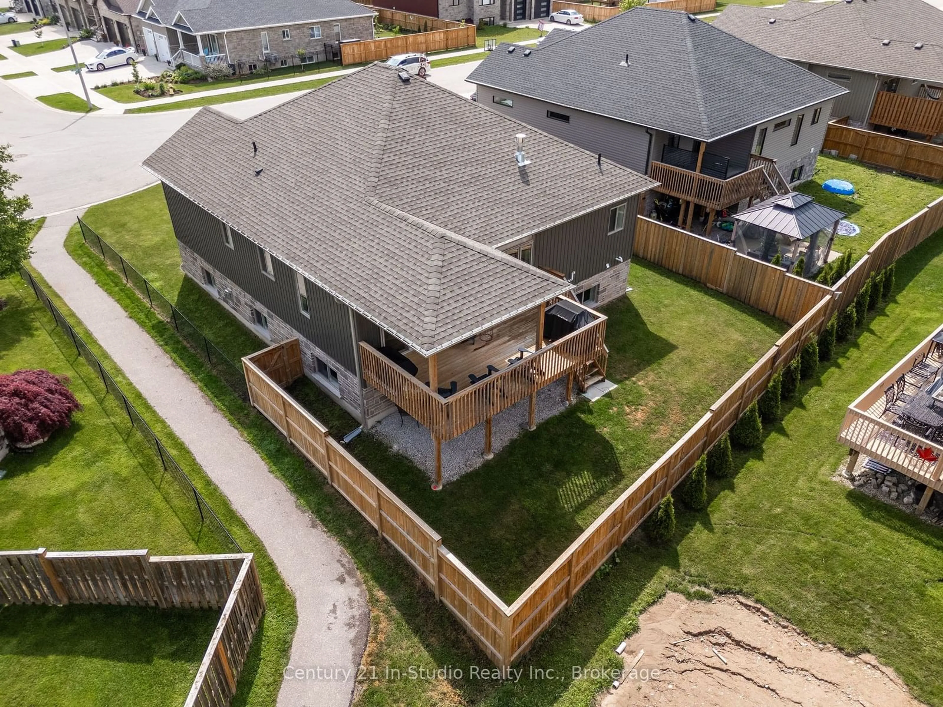 A pic from outside/outdoor area/front of a property/back of a property/a pic from drone, street for 378 5th A Ave, Owen Sound Ontario N4K 6S7