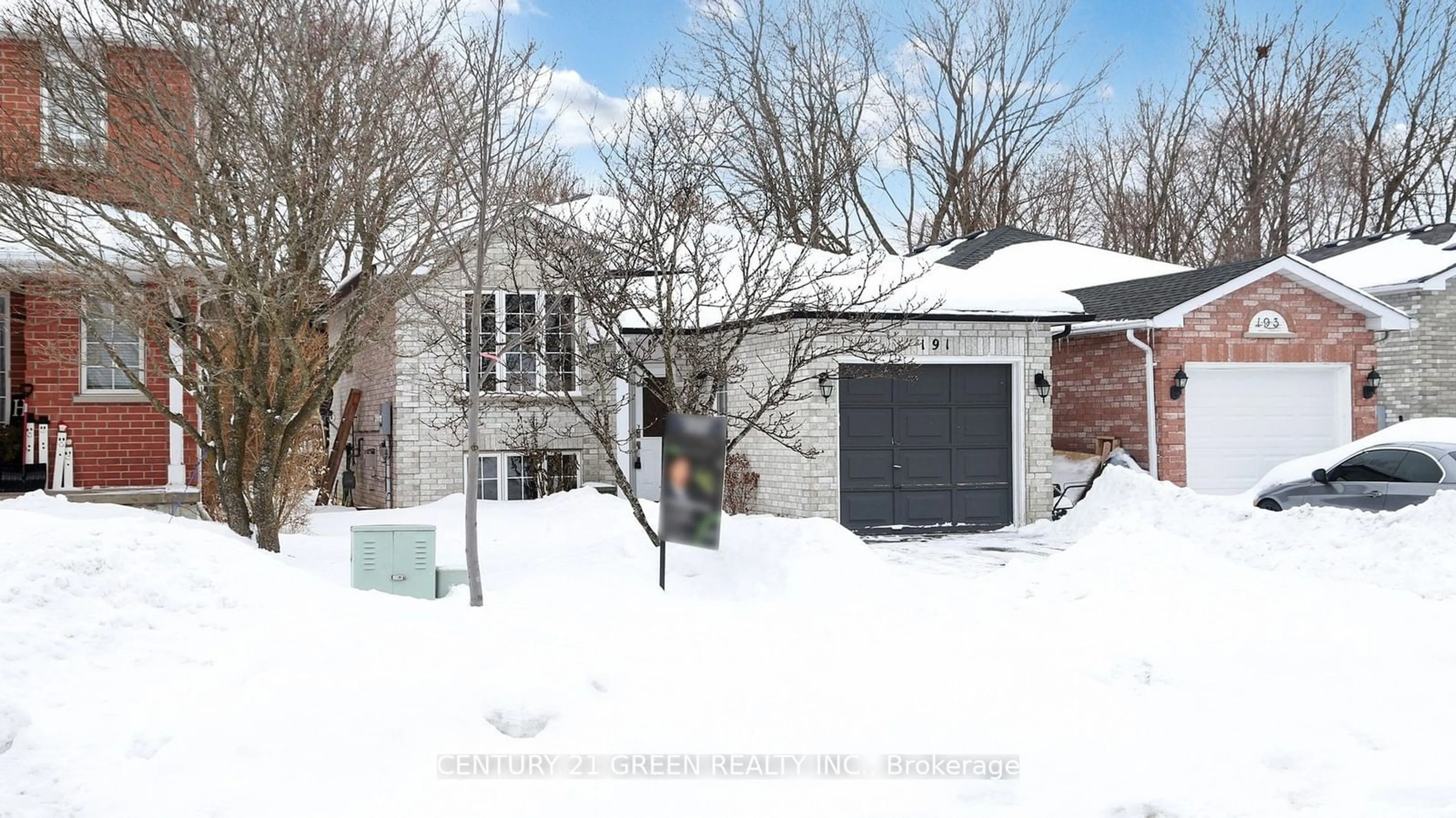 A pic from outside/outdoor area/front of a property/back of a property/a pic from drone, street for 191 Carroll Cres, Cobourg Ontario K9A 5P7