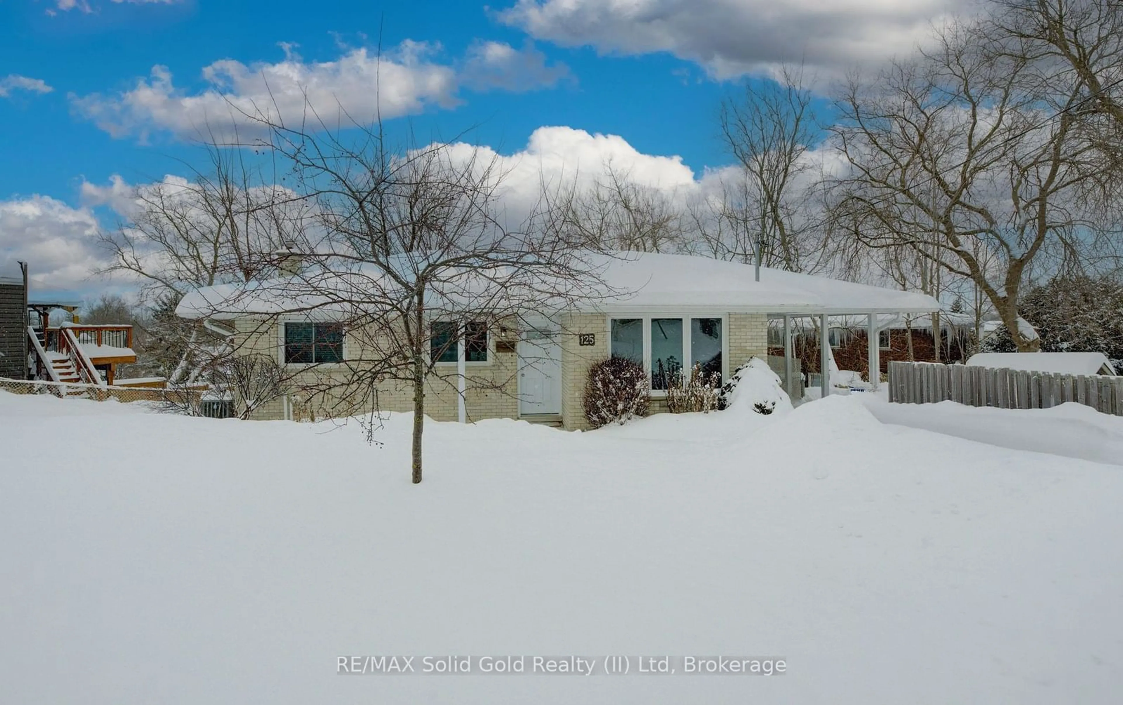 A pic from outside/outdoor area/front of a property/back of a property/a pic from drone, mountain view for 125 Rife Ave, Cambridge Ontario N3C 2H1