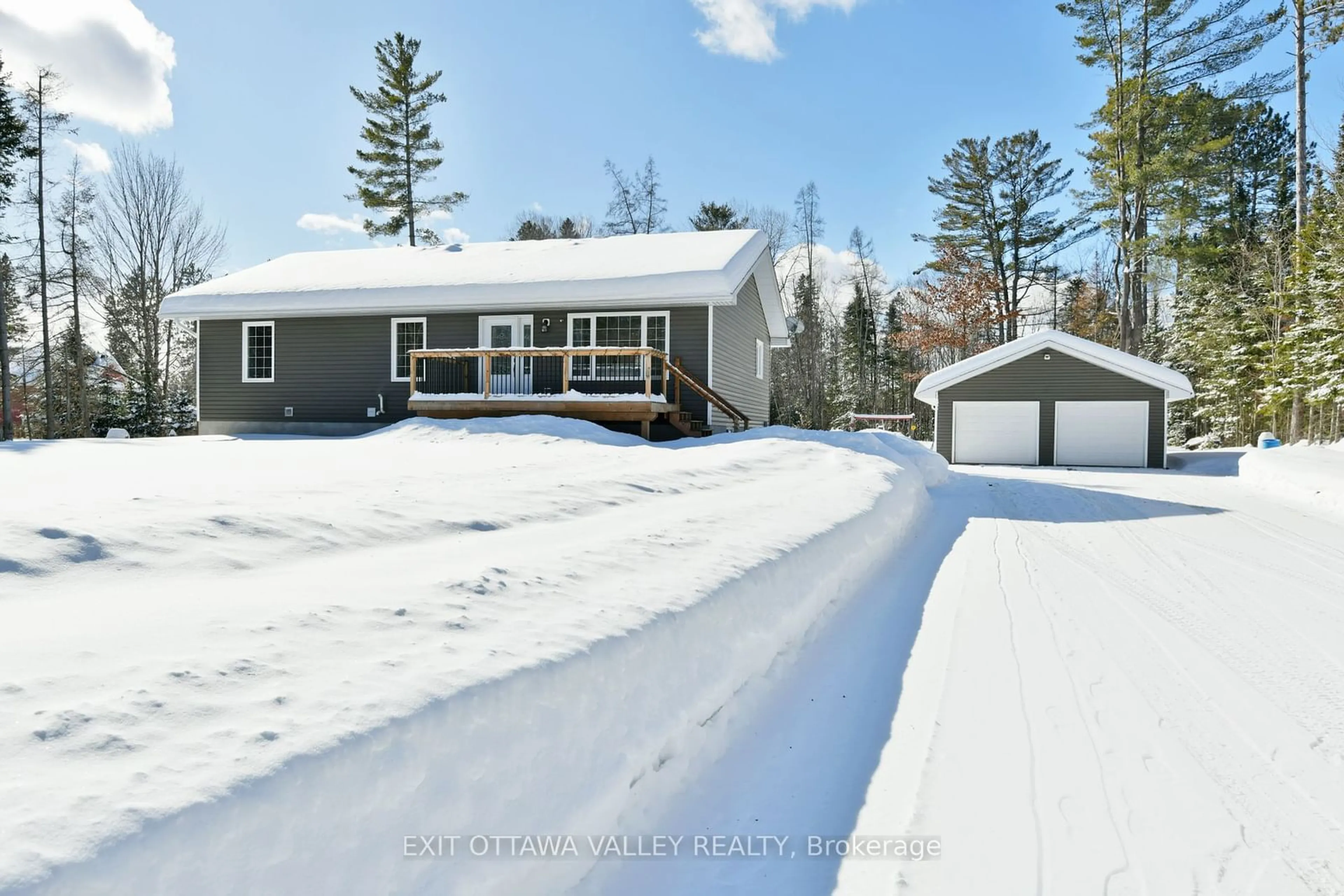 A pic from outside/outdoor area/front of a property/back of a property/a pic from drone, street for 32 Martin St, Chalk River Ontario K0J 1J0