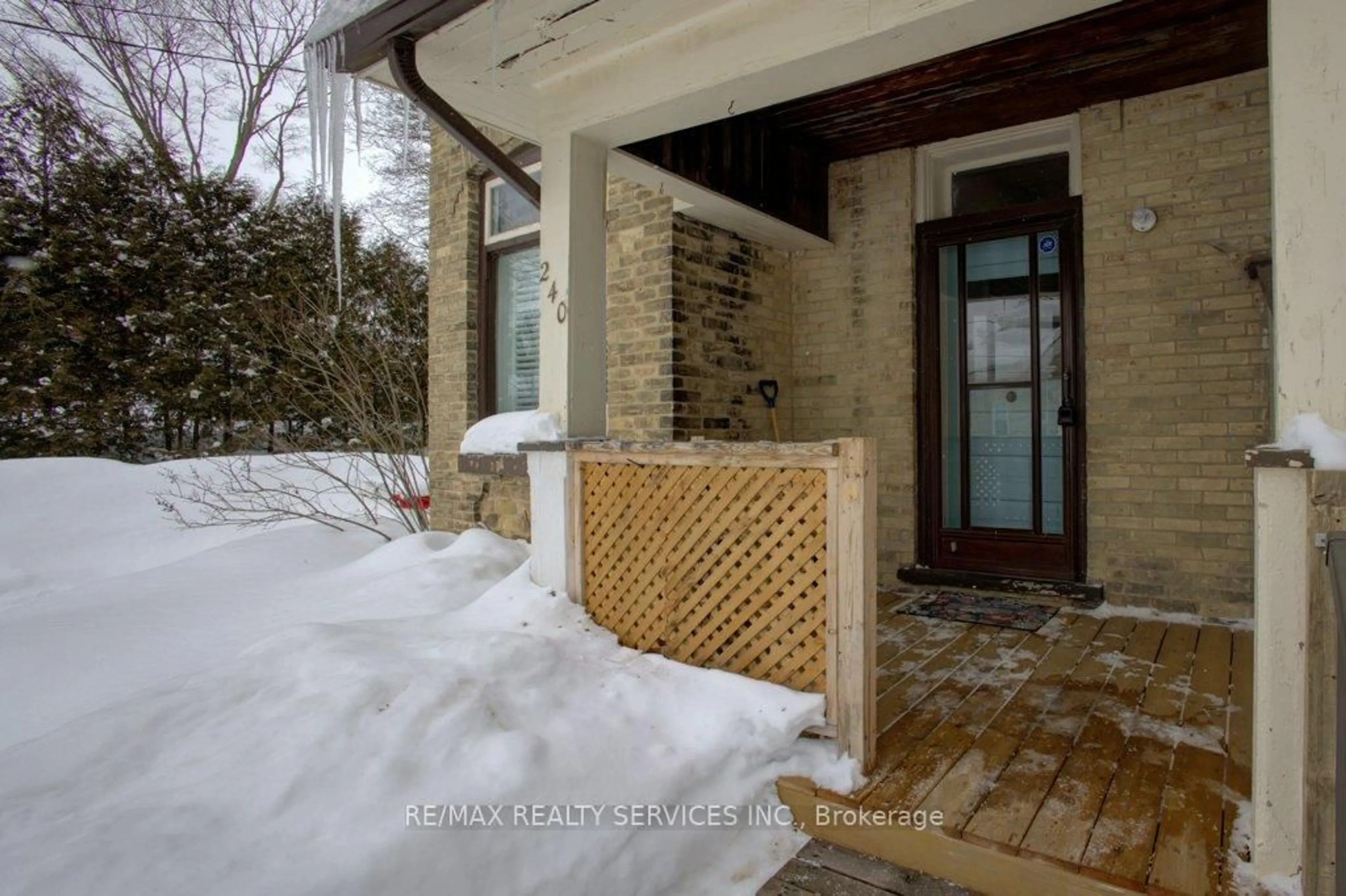 Indoor entryway for 240 Fergus St, Wellington North Ontario N0G 2L2