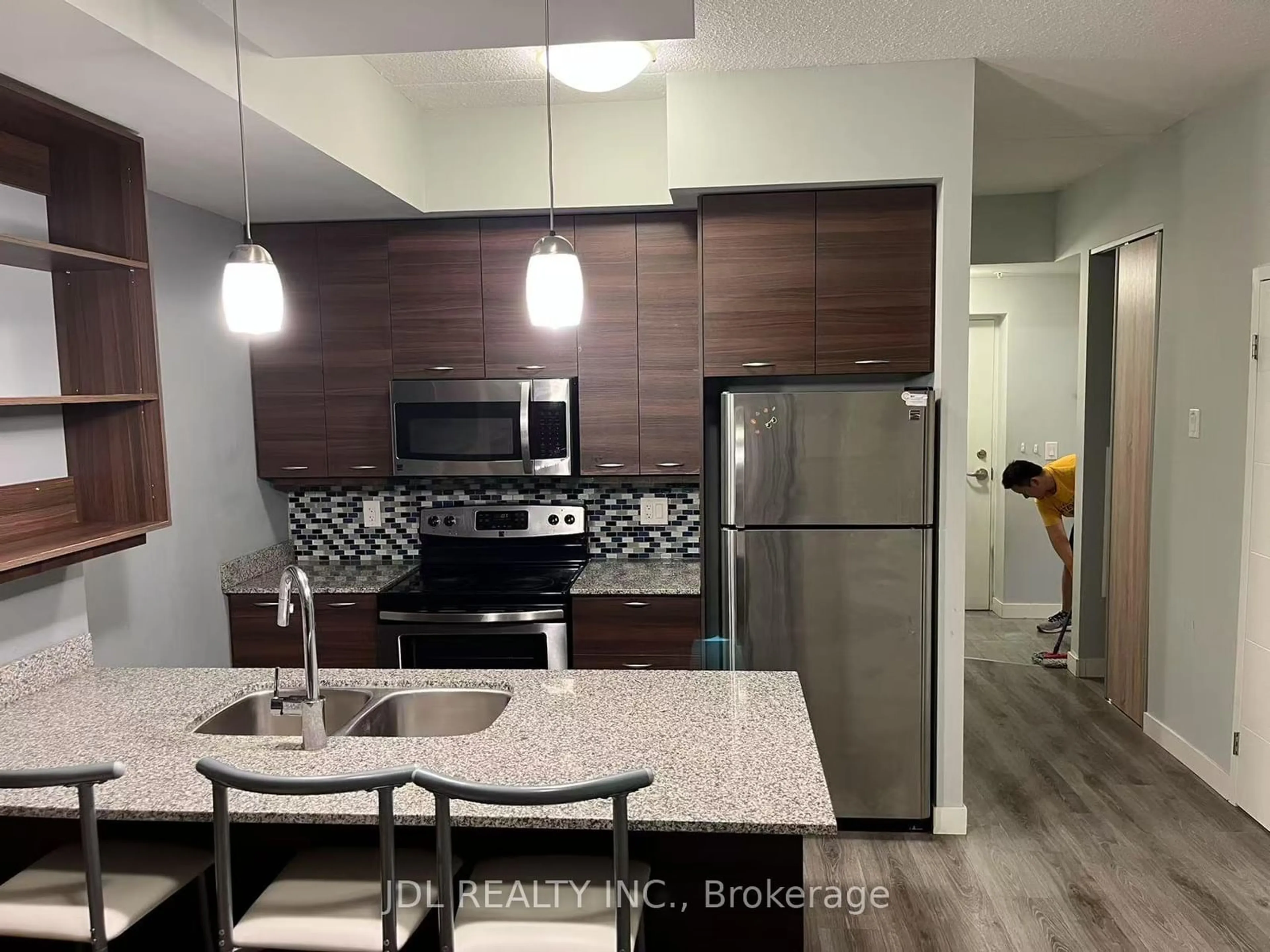 Open concept kitchen, ceramic/tile floor for 318 Spruce St #1106, Waterloo Ontario N2L 0E9