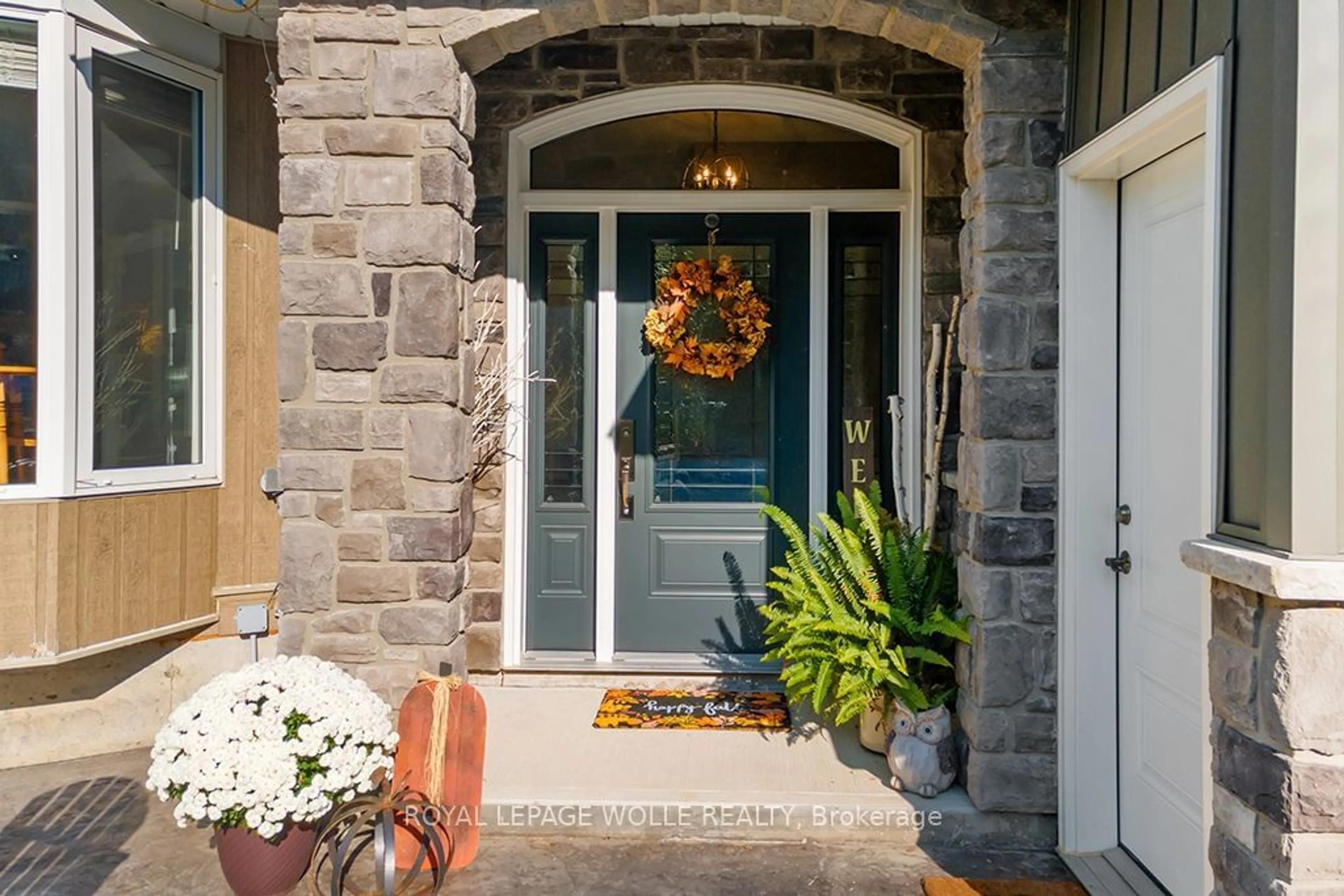 Indoor entryway for 105 Golden Pond Dr, South Bruce Peninsula Ontario N0H 2T0