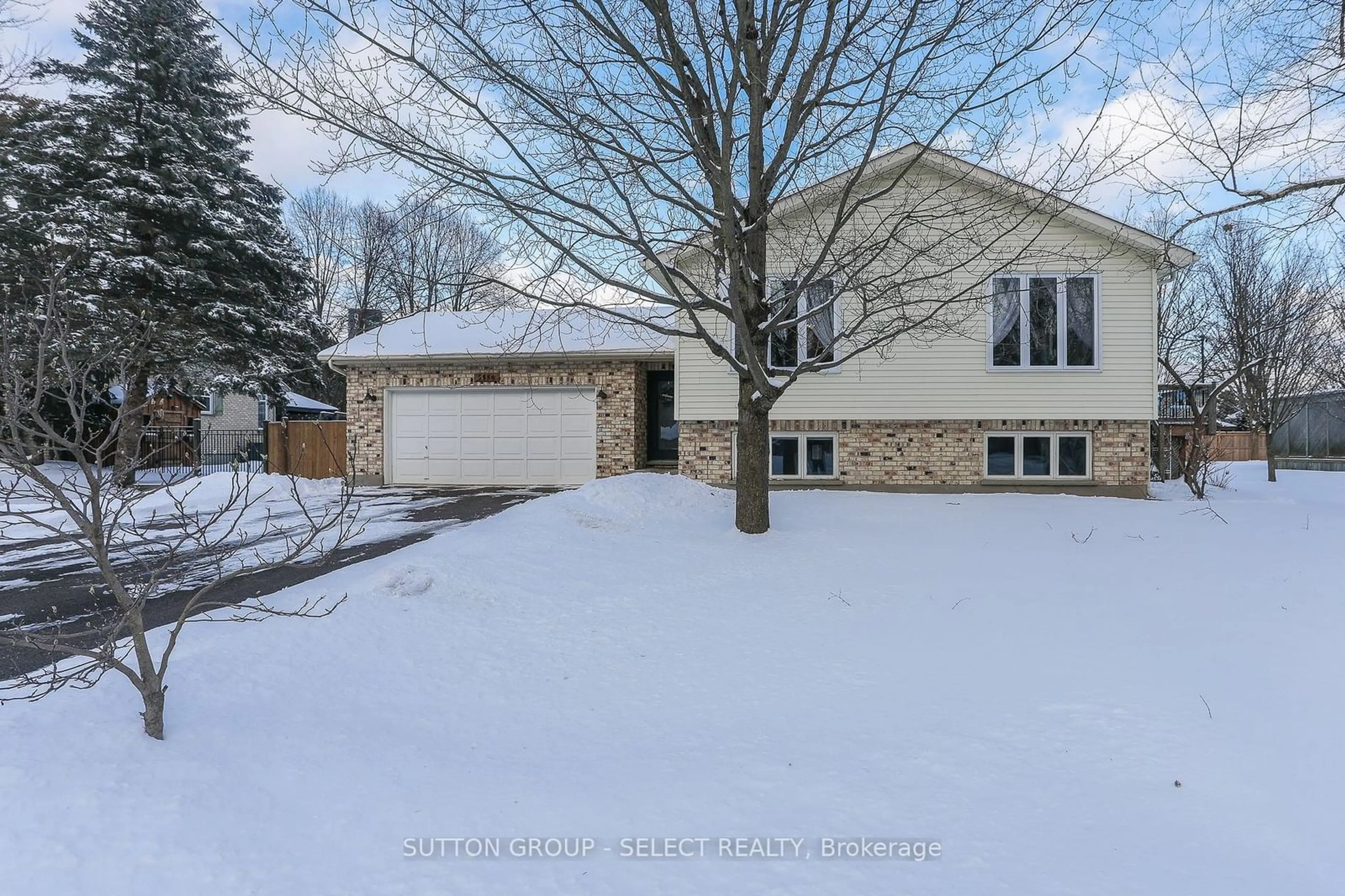 A pic from outside/outdoor area/front of a property/back of a property/a pic from drone, street for 3550 Springer Rd, Middlesex Centre Ontario N0L 1E0