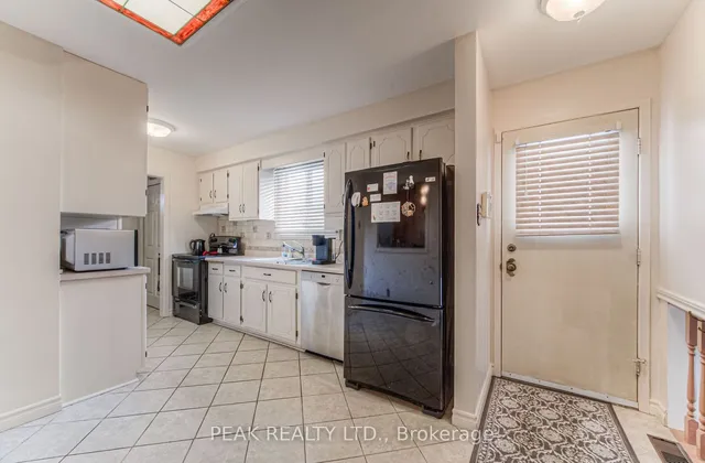 Additional property image - 93 Uxbridge Cres