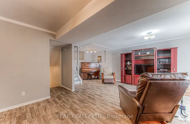 Additional property image - 93 Uxbridge Cres