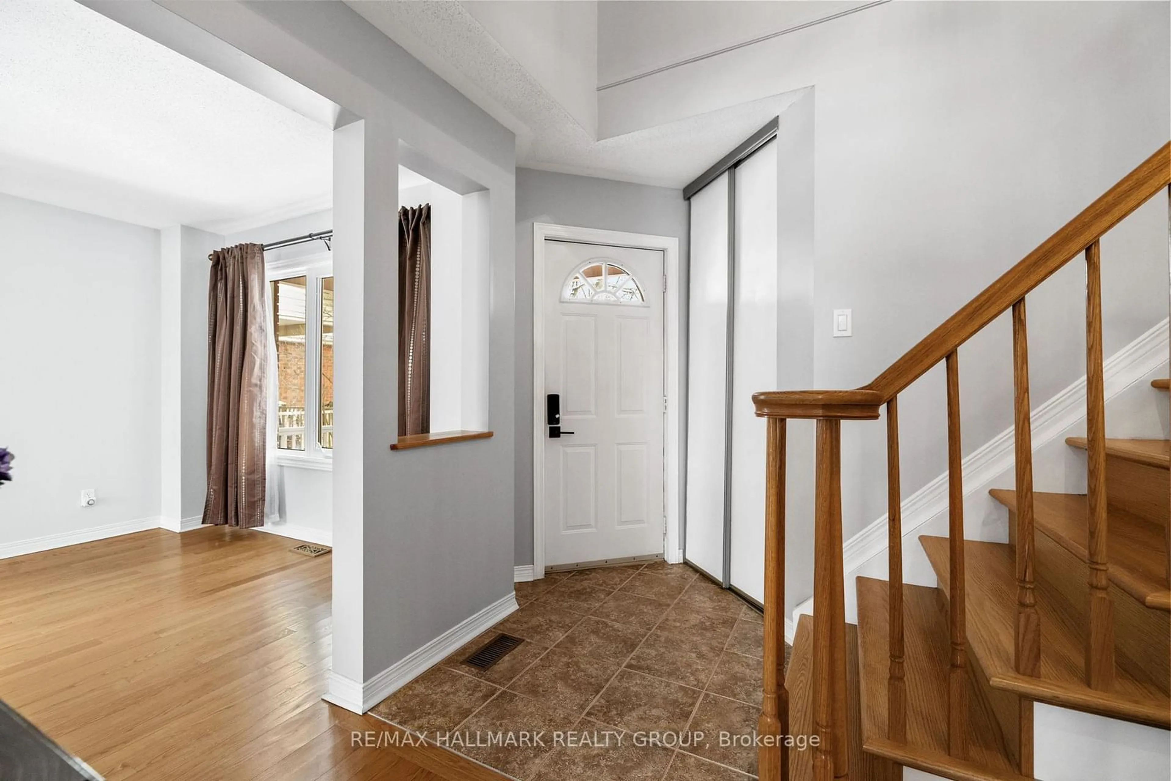 Indoor entryway for 9 Merner Ave, Barrhaven Ontario K2J 3Z4