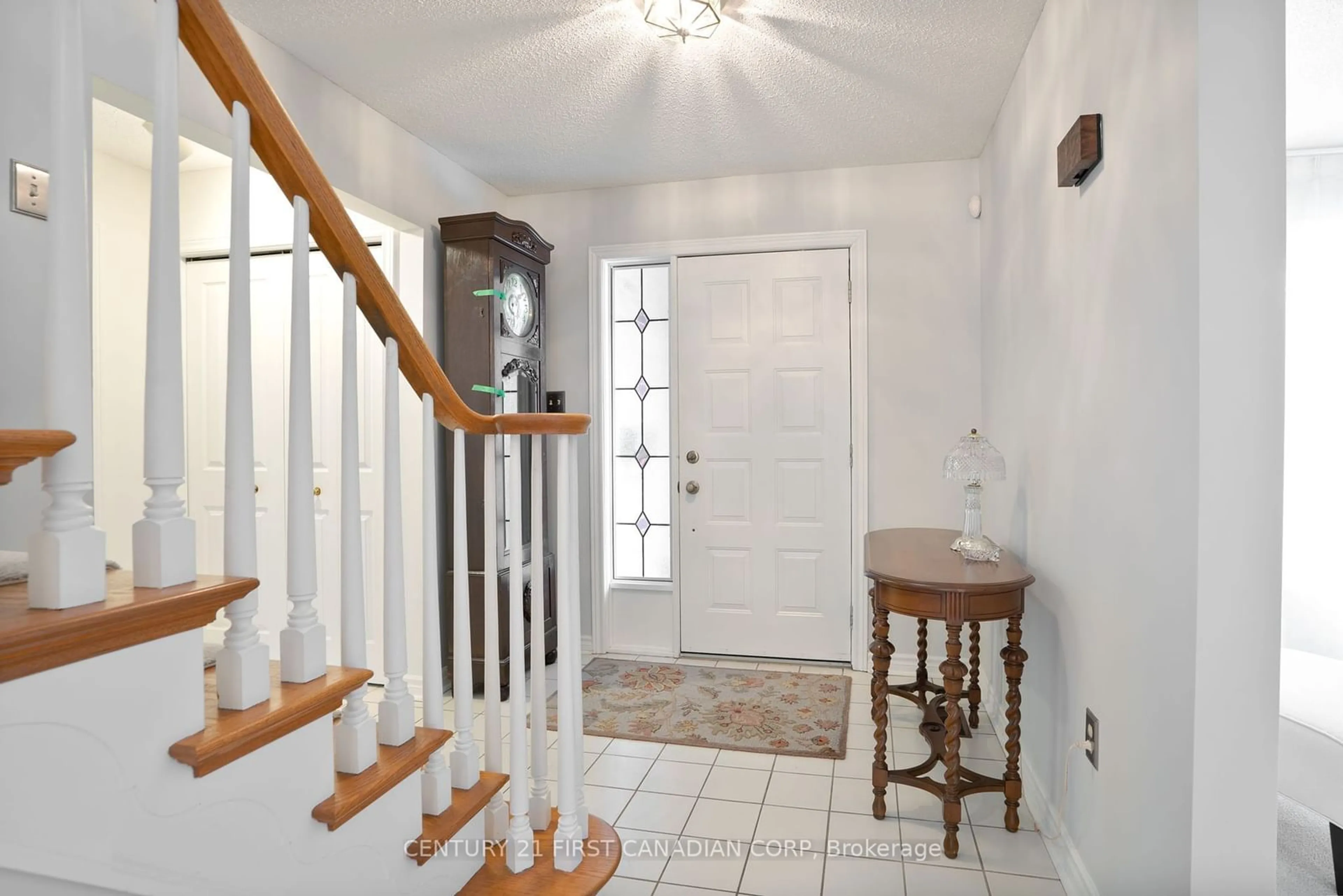 Indoor entryway for 70 Sunnyside Dr #28, London Ontario N5X 3W4