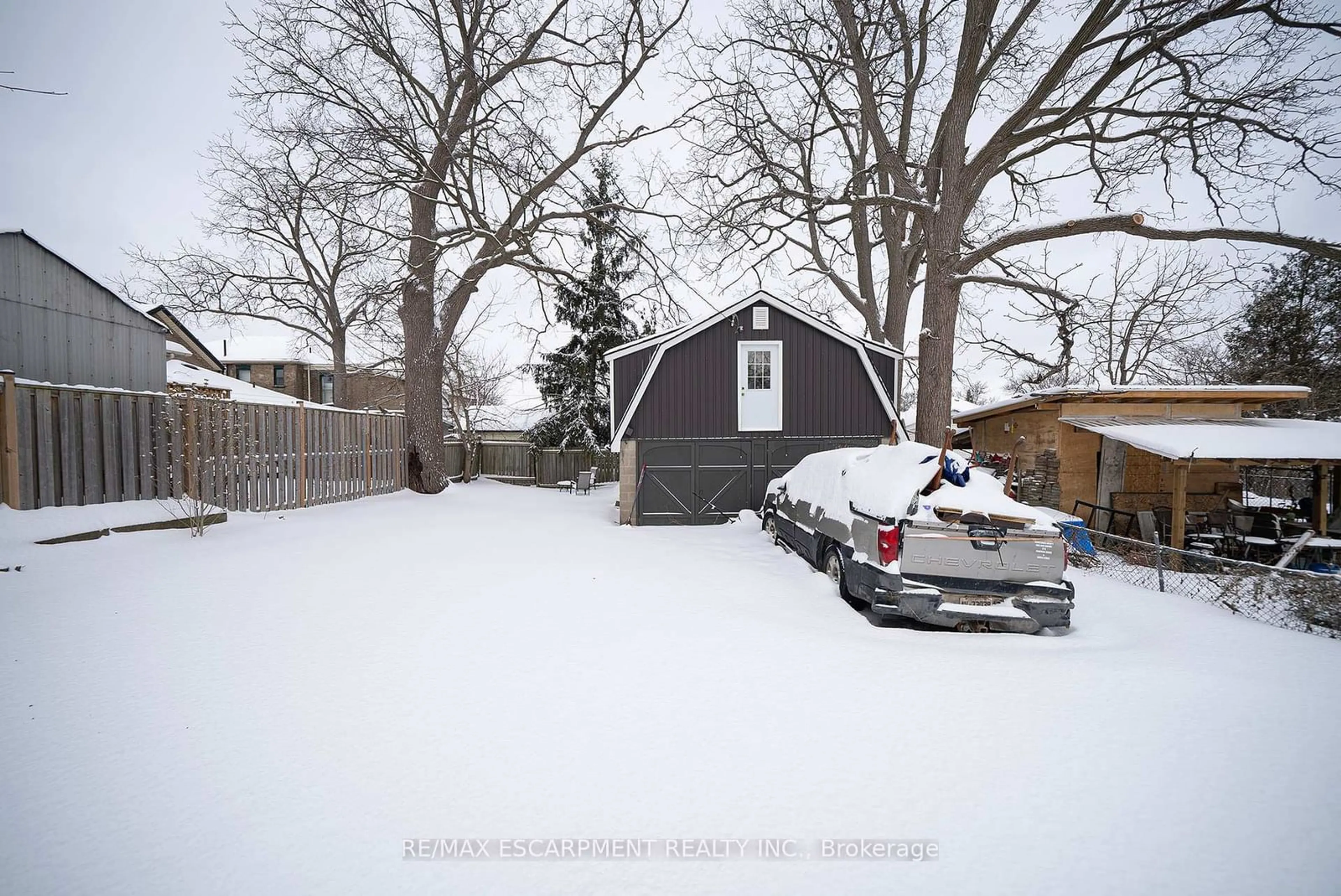 Shed for 294 Darling St, Brantford Ontario N3S 3X8