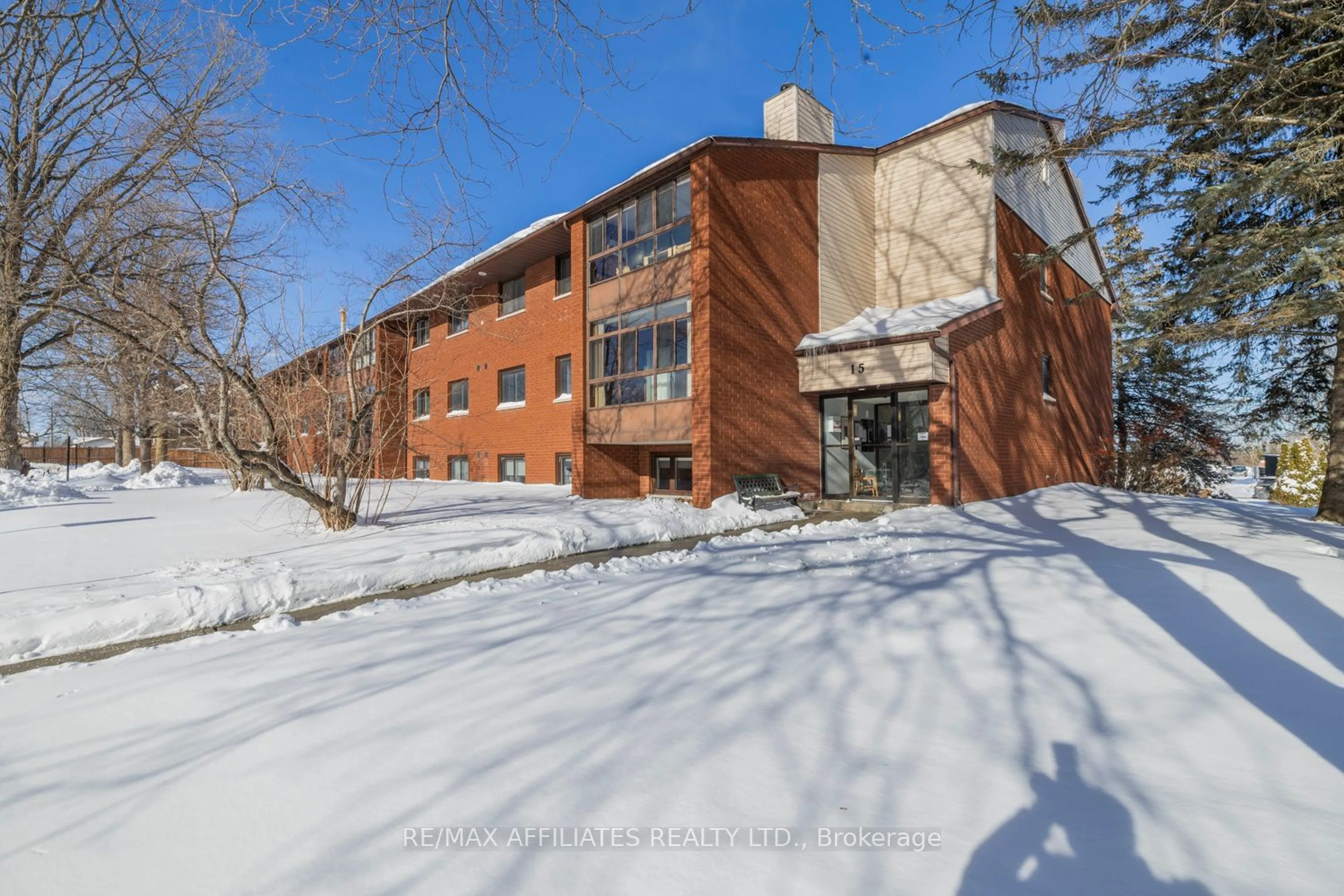 Indoor foyer for 15 Findlay Ave #203, Carleton Place Ontario K7C 4A2