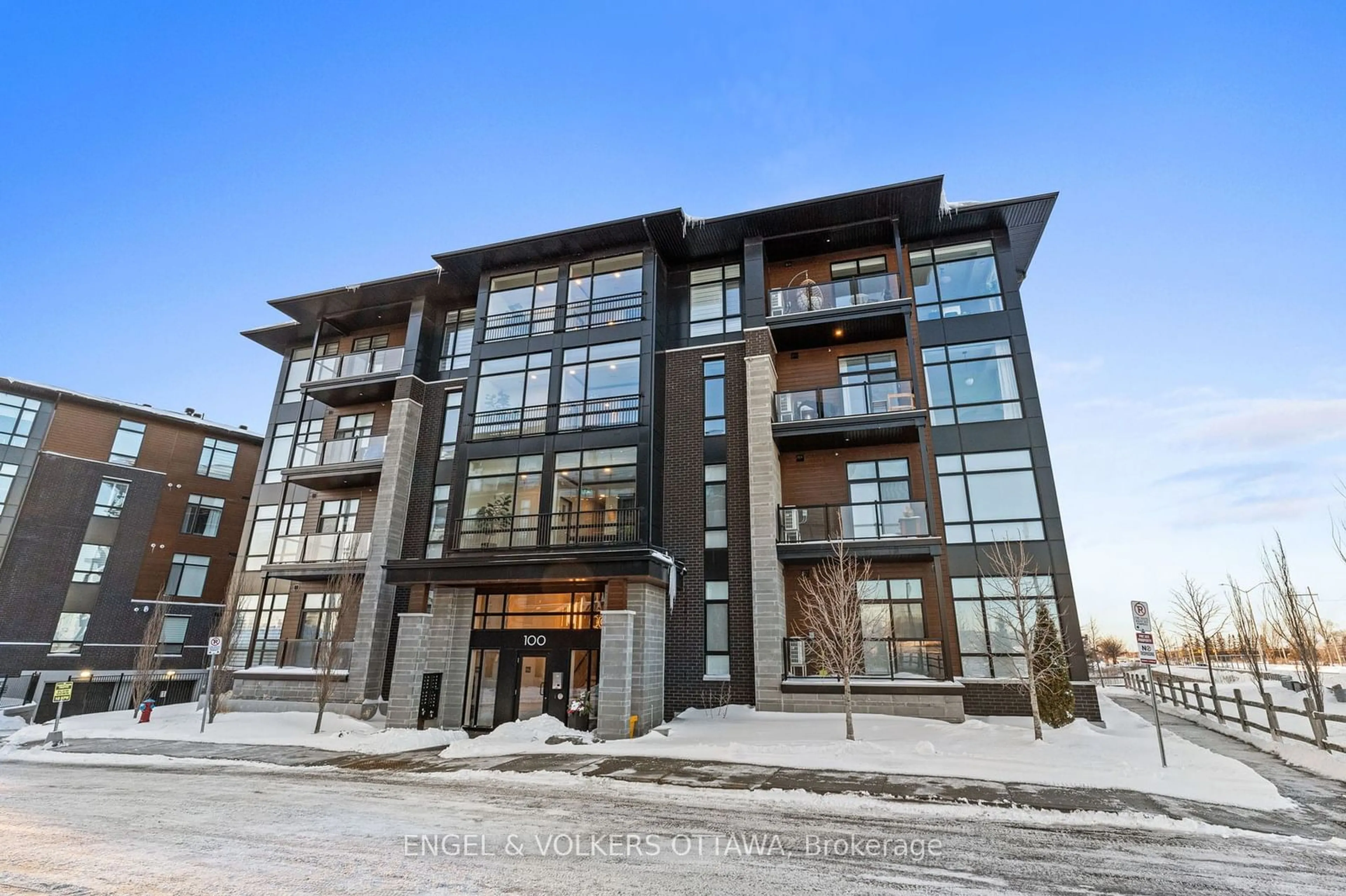 Indoor foyer for 100 Cortile Private N/A #301, Ottawa Ontario K1V 2S8