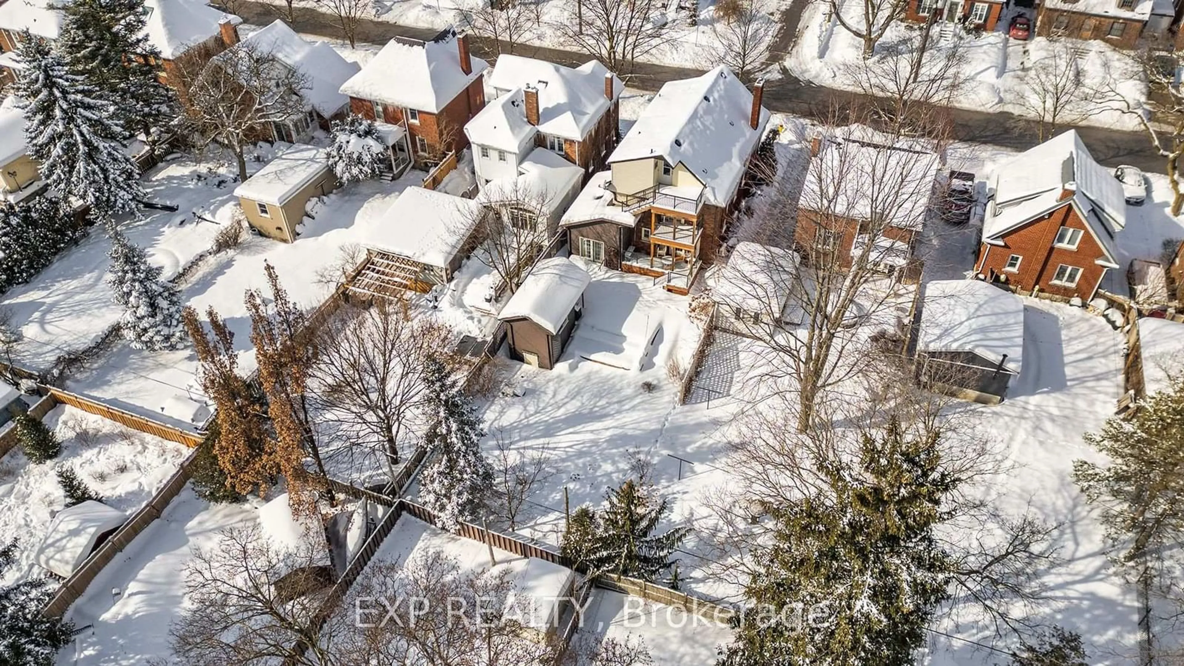 A pic from outside/outdoor area/front of a property/back of a property/a pic from drone, street for 77 Borden Ave, Kitchener Ontario N2H 3J2