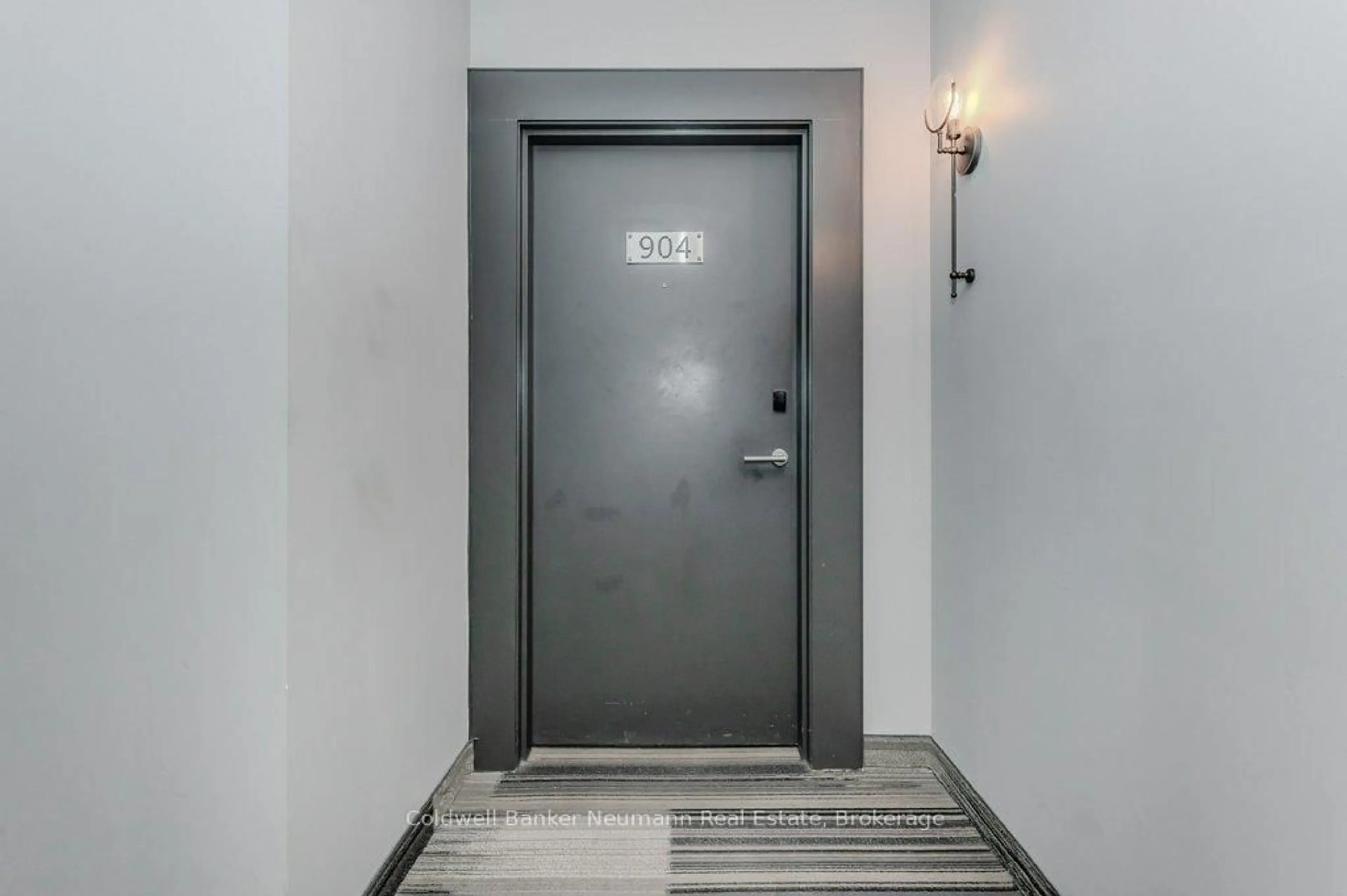 Indoor foyer for 53 Arthur St #904, Guelph Ontario N1E 0P5