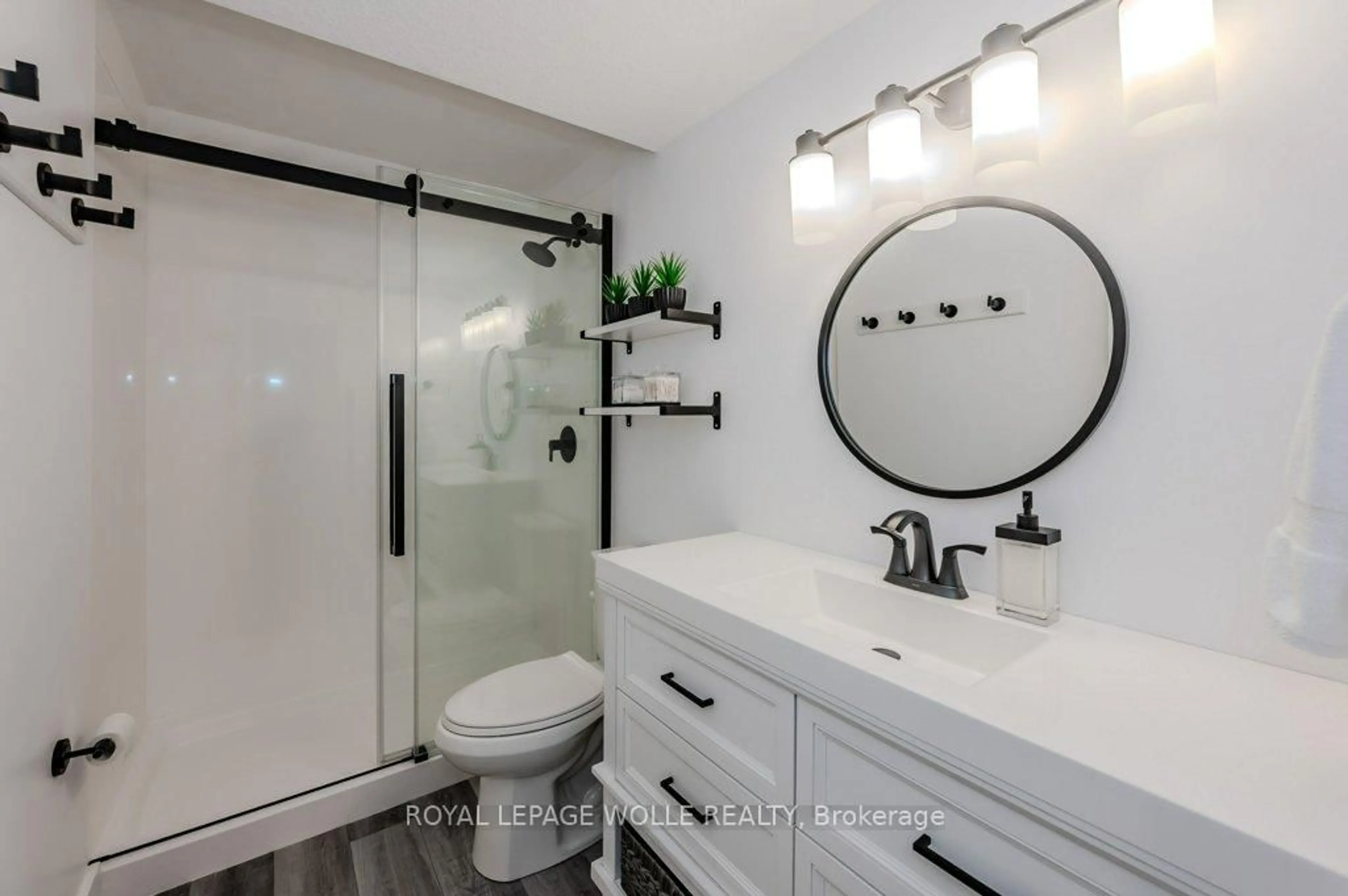 Contemporary bathroom, ceramic/tile floor for 237 Rachel Cres #C, Kitchener Ontario N2R 0E2