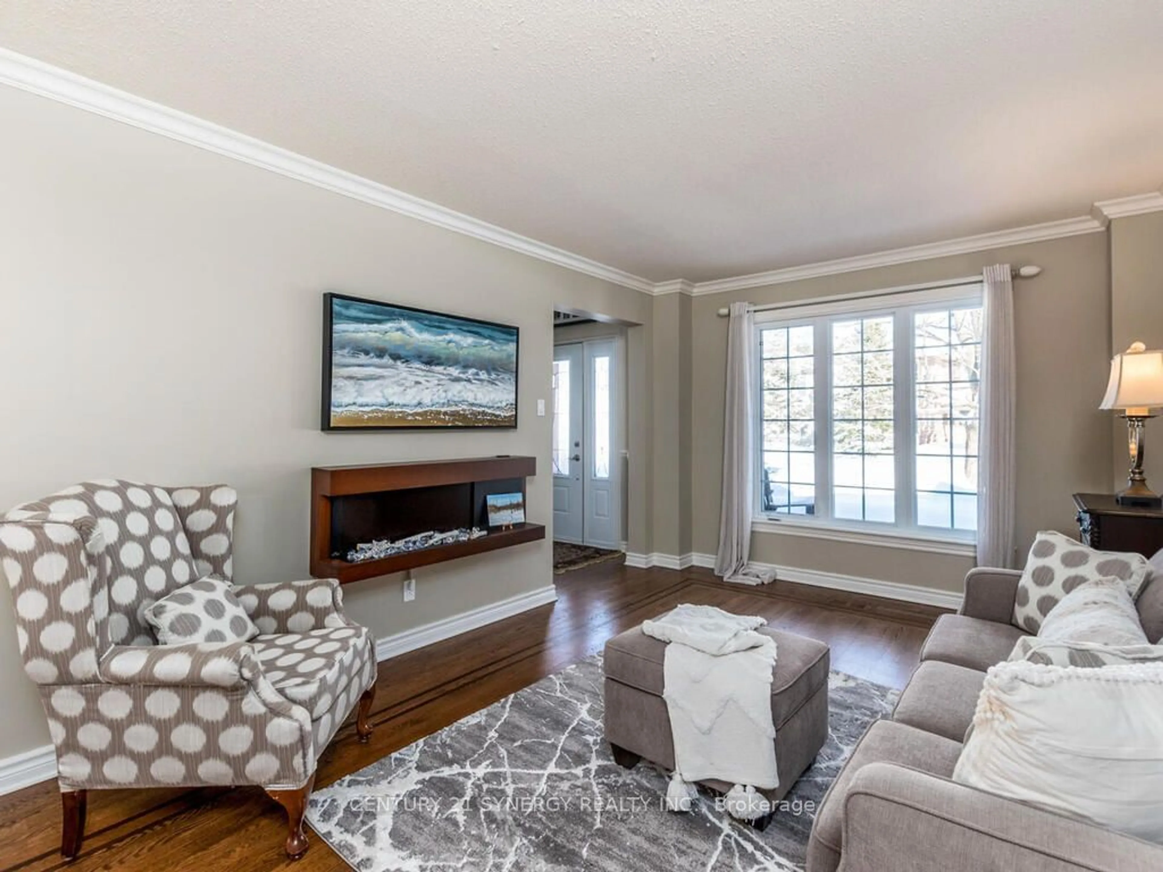 Living room with furniture, wood/laminate floor for 10 Forest Heights Ave, Stittsville - Munster - Richmond Ontario K2S 0R4