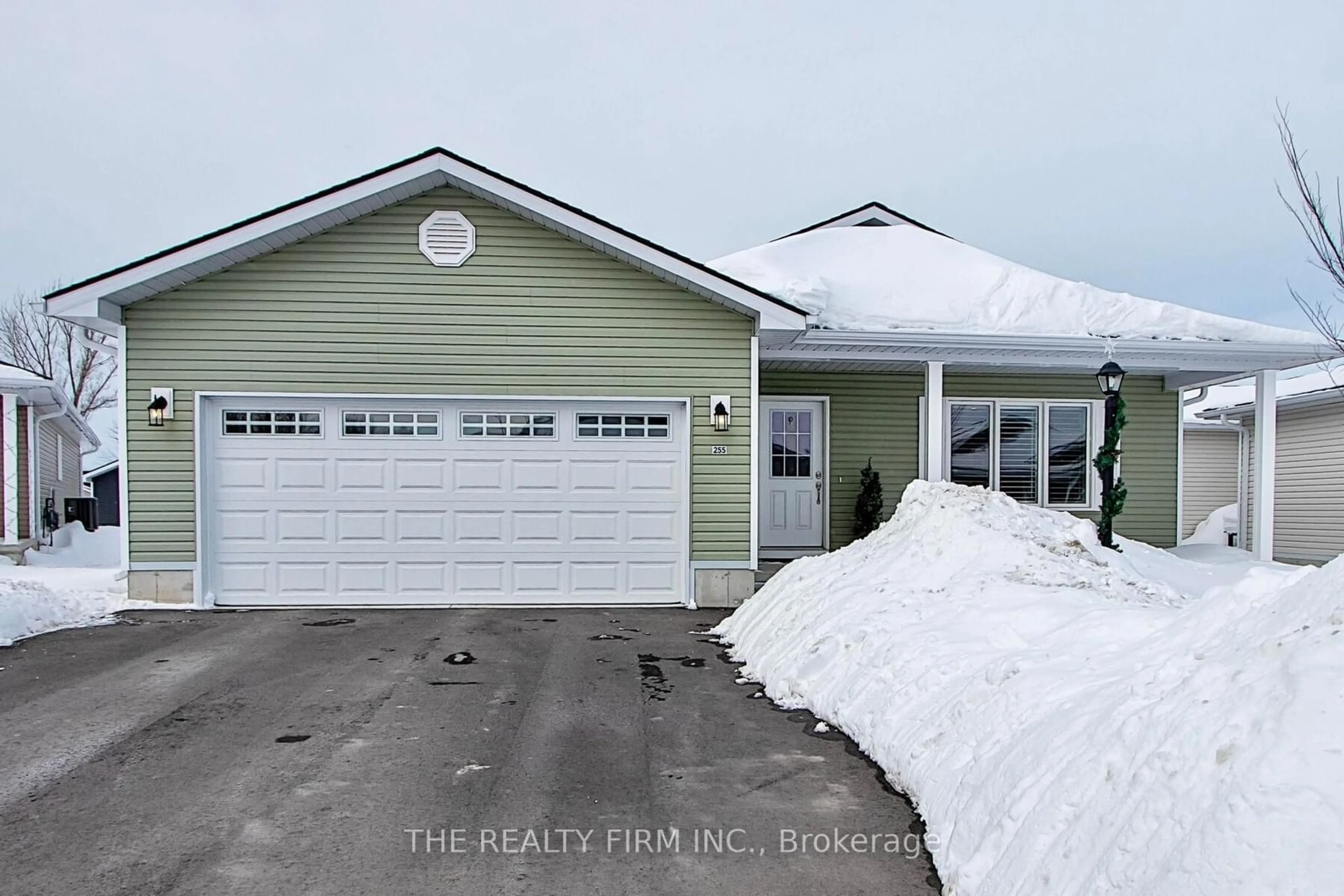 Indoor garage for 255 Lake Breeze Dr, Ashfield-Colborne-Wawanosh Ontario N7A 3Y3