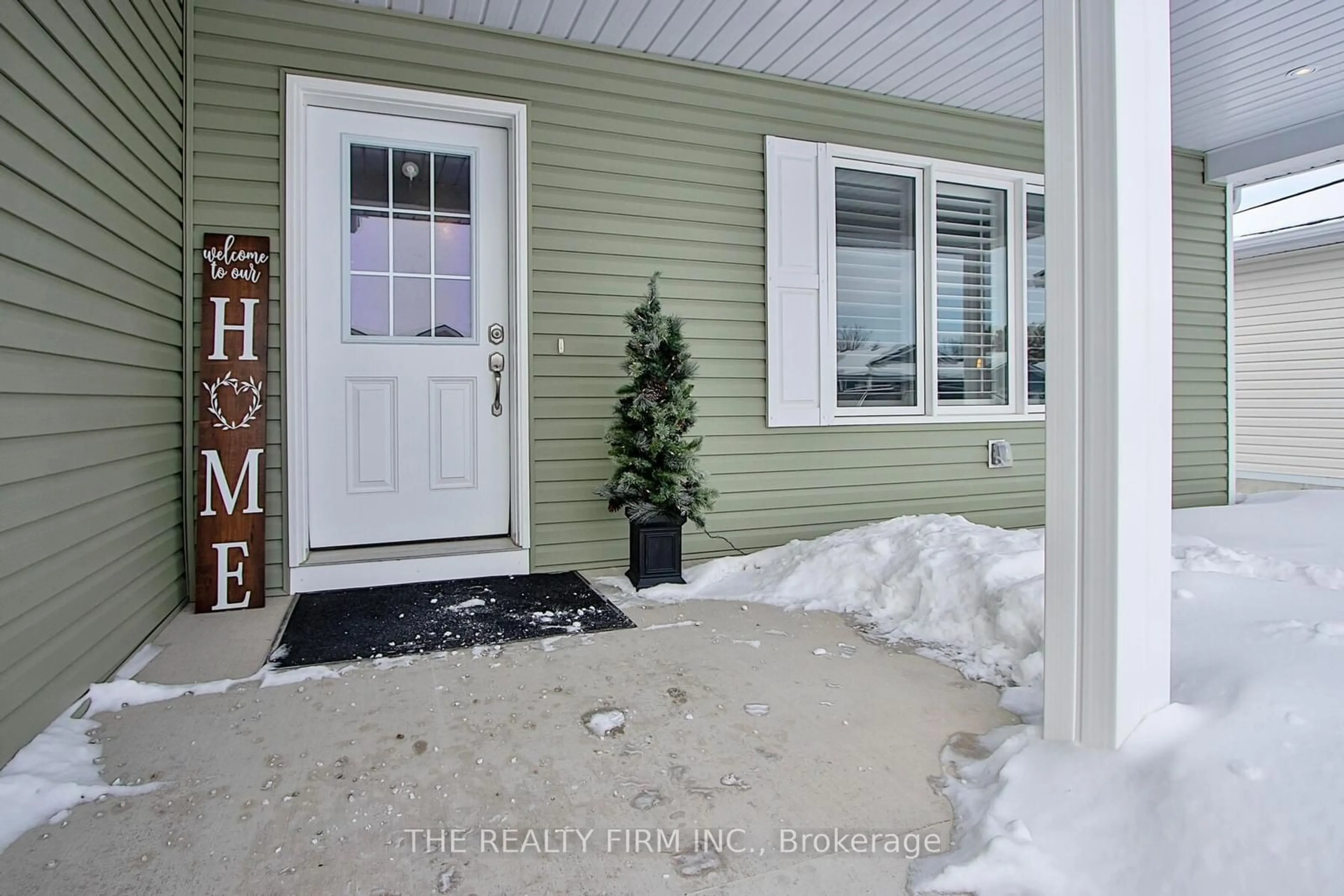 Indoor entryway for 255 Lake Breeze Dr, Ashfield-Colborne-Wawanosh Ontario N7A 3Y3