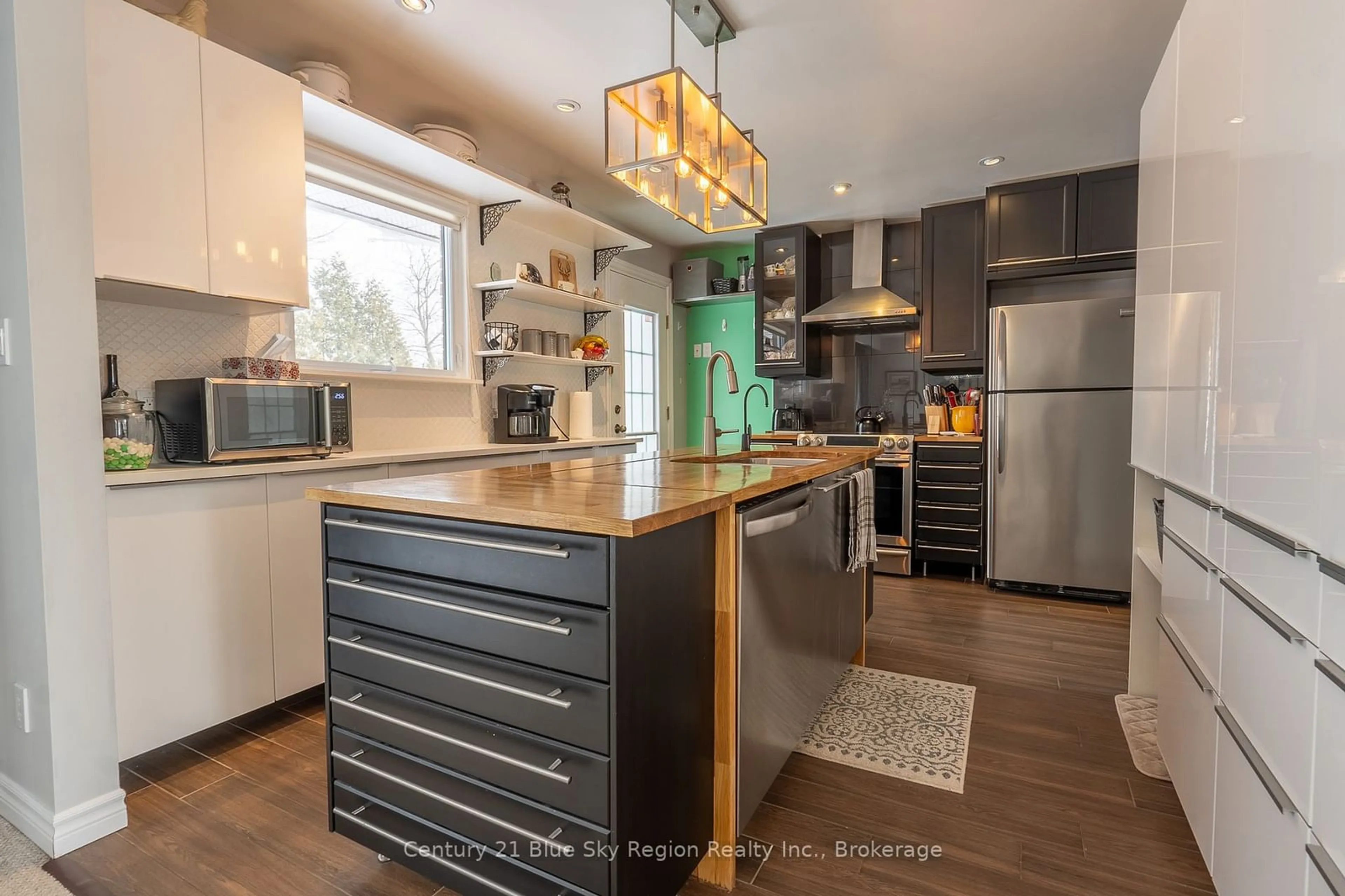 Open concept kitchen, unknown for 1360 Cedargrove Dr, North Bay Ontario P1B 4S2