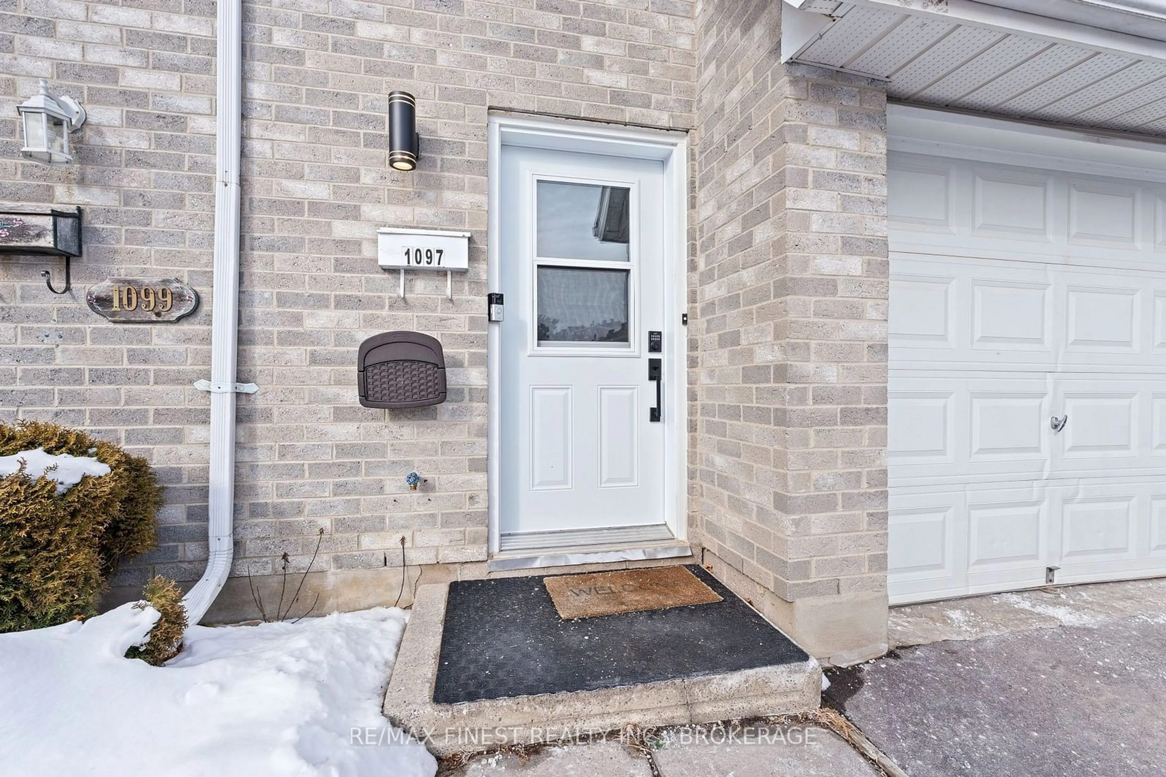 Indoor entryway for 1097 Craig Lane, Kingston Ontario K7M 7W6