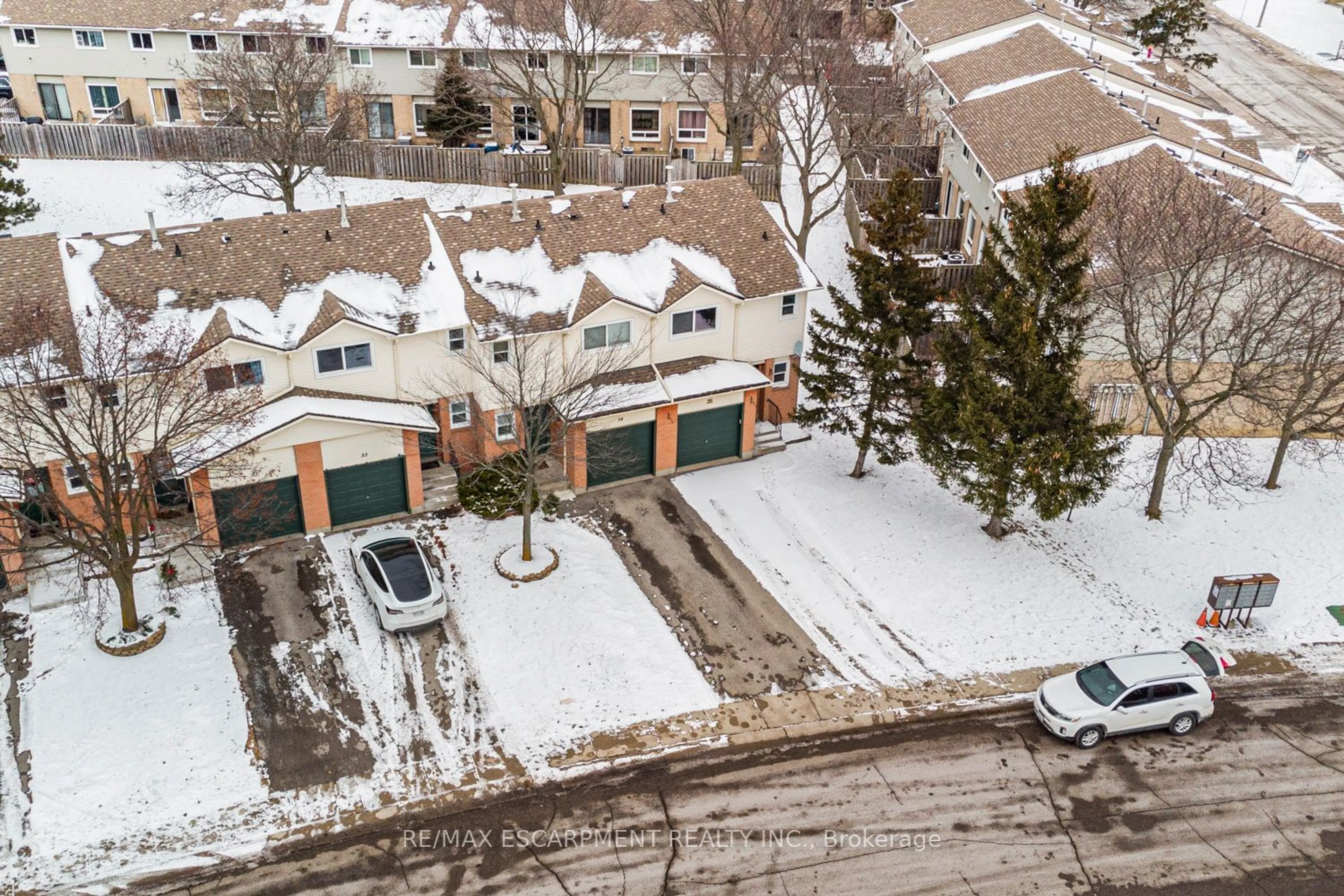 A pic from outside/outdoor area/front of a property/back of a property/a pic from drone, city buildings view from balcony for 14 Derby St #35, Hamilton Ontario L8W 3T5