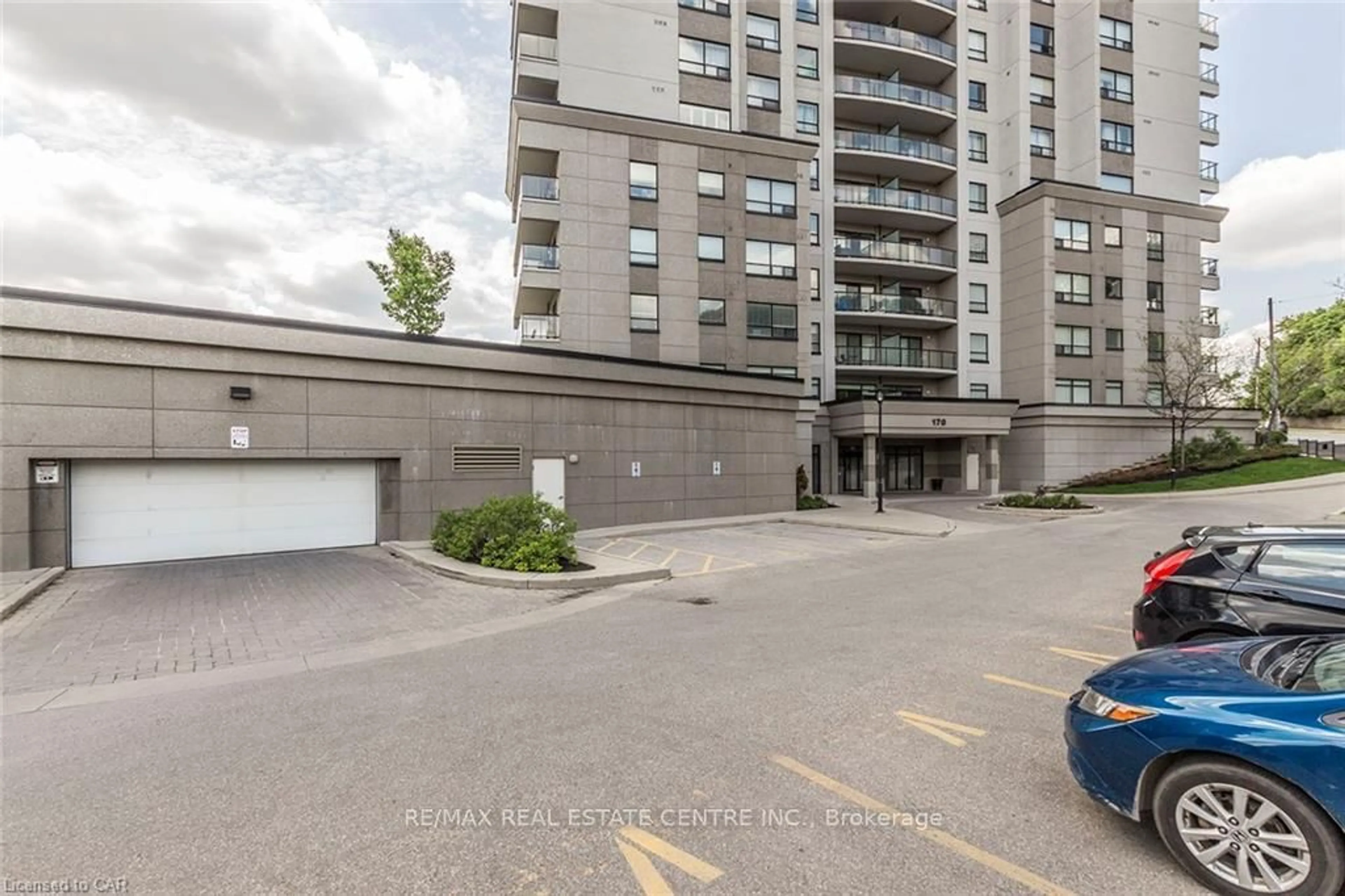 Patio, street for 170 Water St #408, Cambridge Ontario N1R 3B6