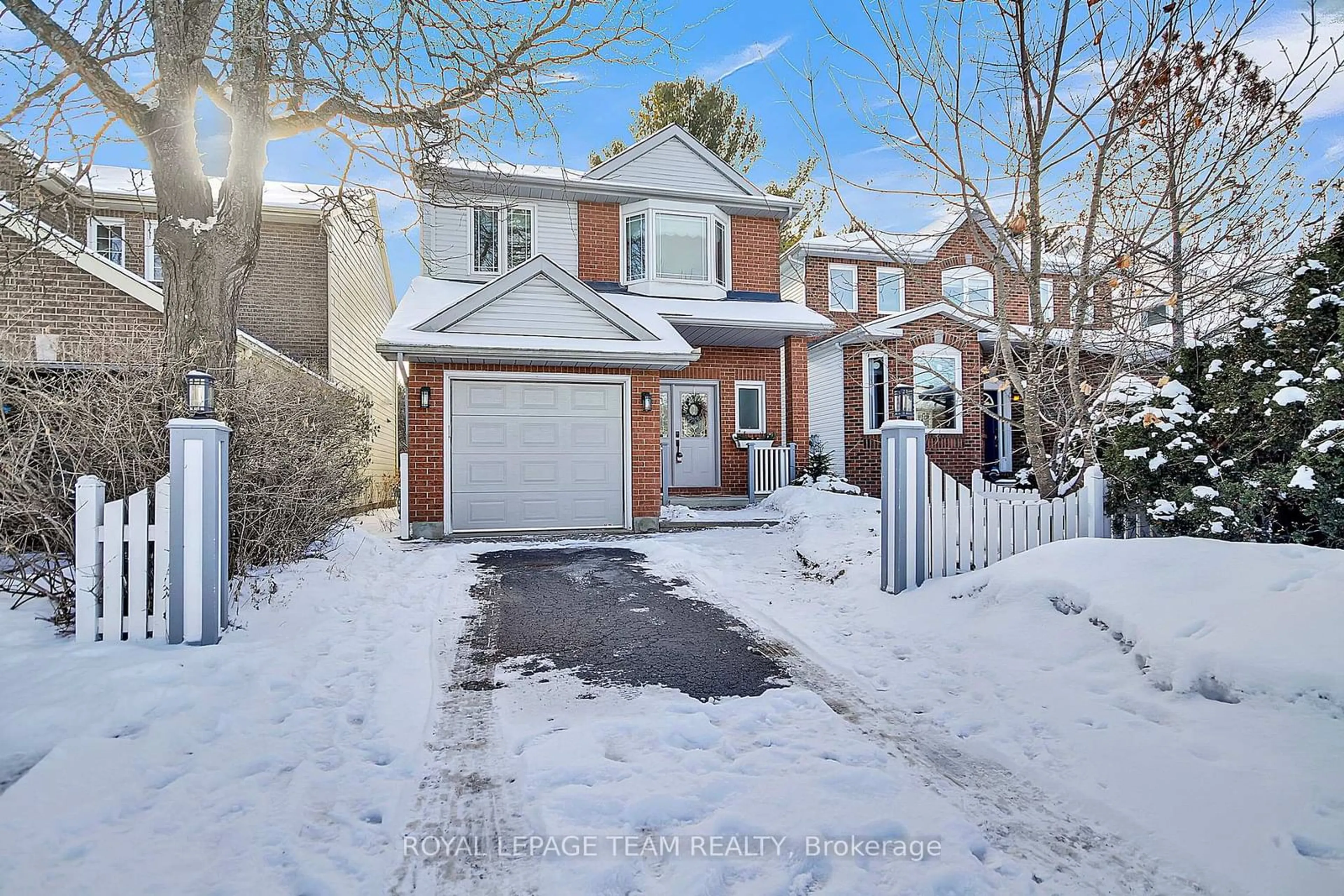 A pic from outside/outdoor area/front of a property/back of a property/a pic from drone, street for 56 FORESTVIEW Cres, Bells Corners and South to Fallowfield Ontario K2H 9P5