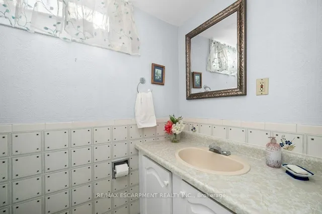 Additional property image - 58 Luscombe St