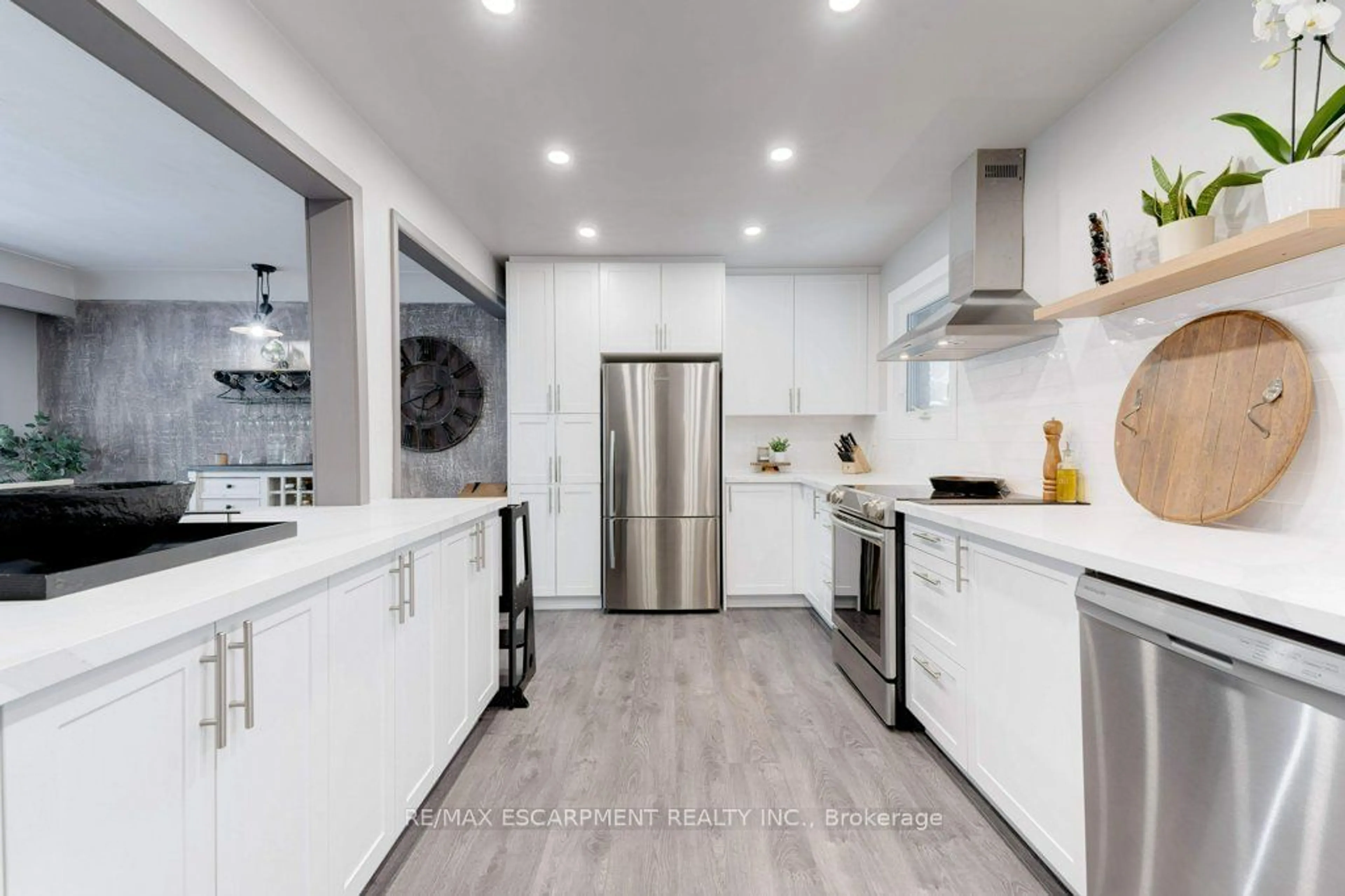 Contemporary kitchen, ceramic/tile floor for 156 Columbia Dr, Hamilton Ontario L9C 3Y6