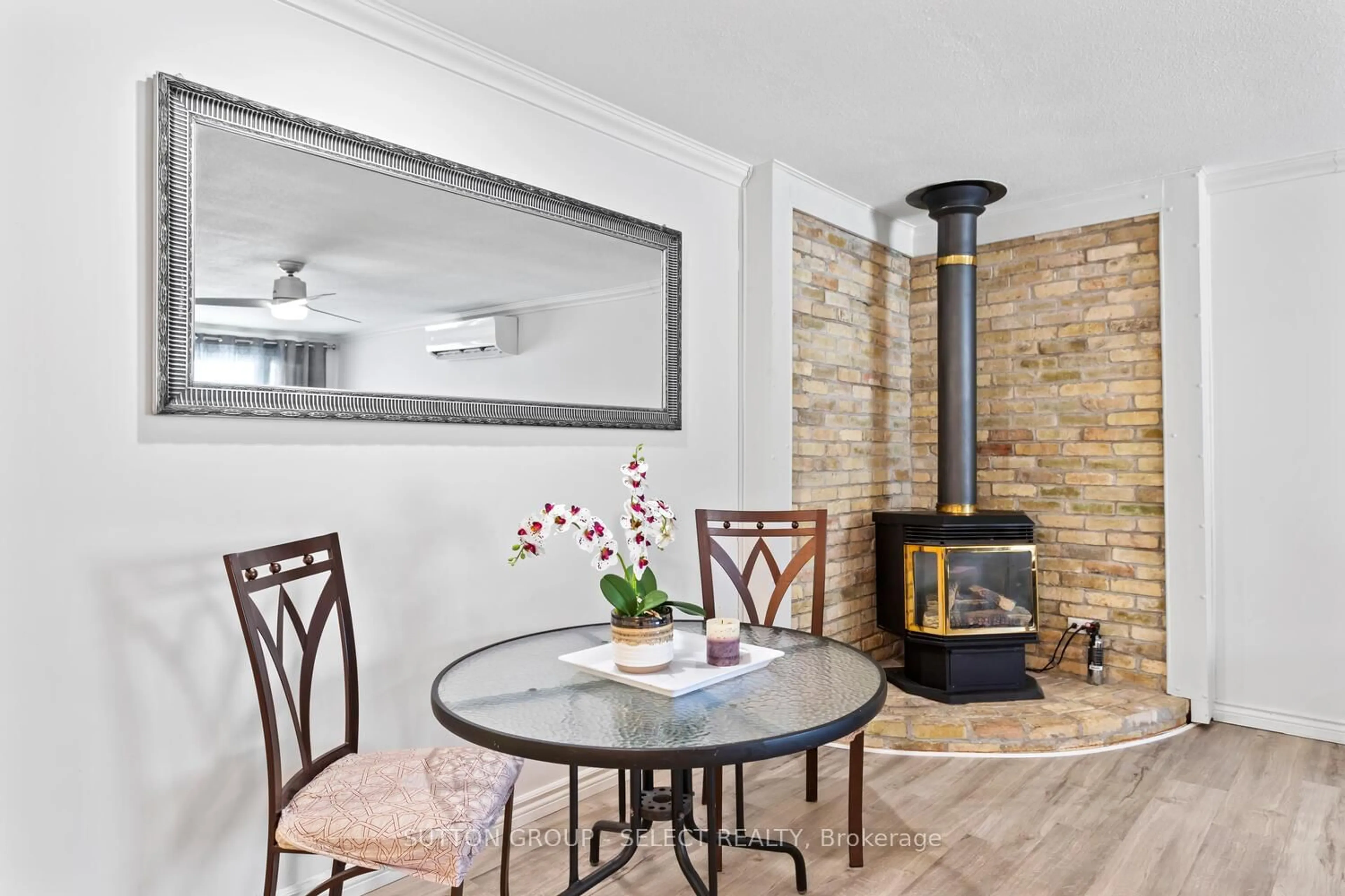 Dining room, ceramic/tile floor for 25 Cottonwood Cres, London Ontario N6G 2Y7