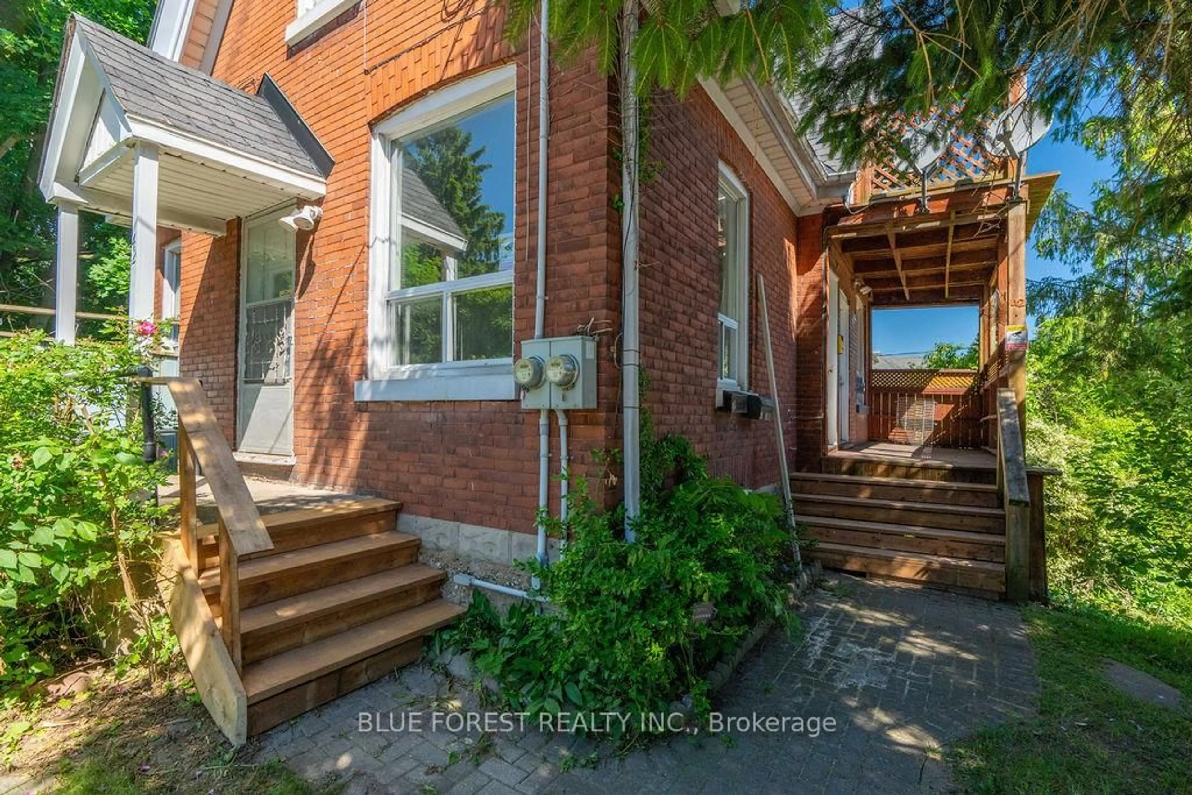 Home with brick exterior material, street for 42 Terrace St, London Ontario N5Z 2X4