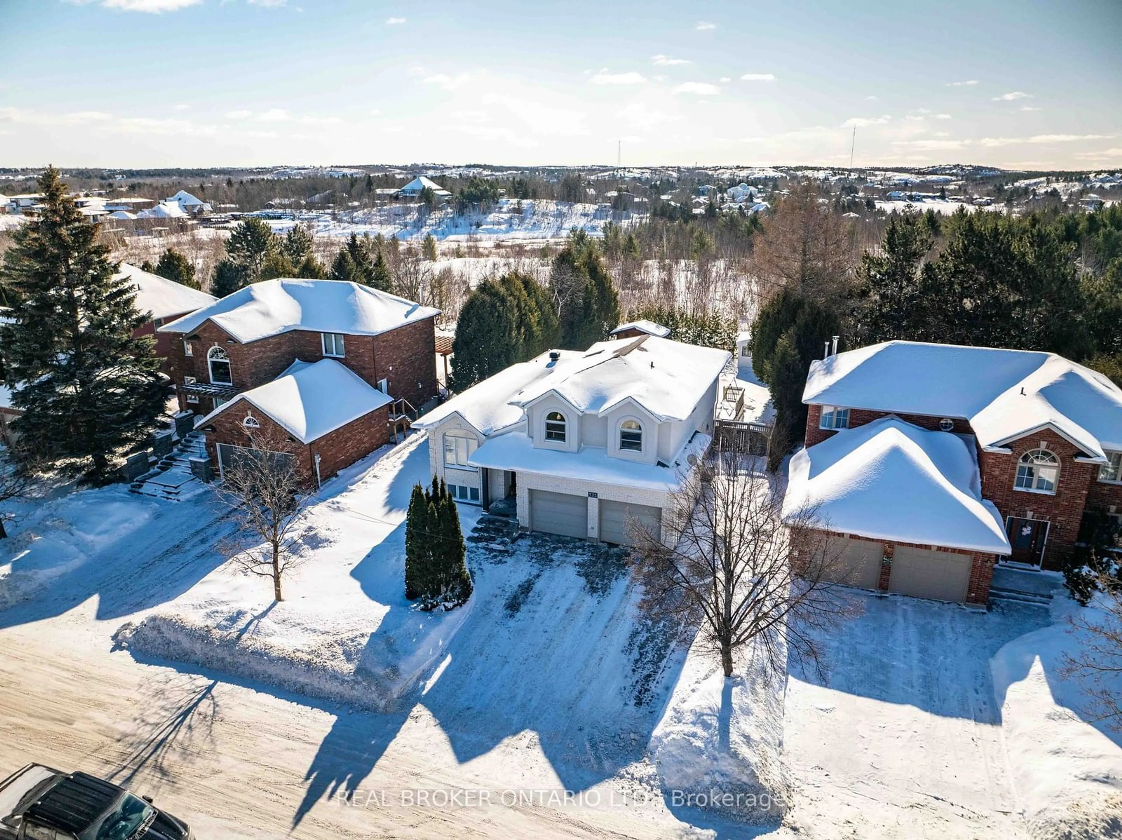 A pic from outside/outdoor area/front of a property/back of a property/a pic from drone, street for 535 Moonrock Ave, Greater Sudbury Ontario P3E 5Y8