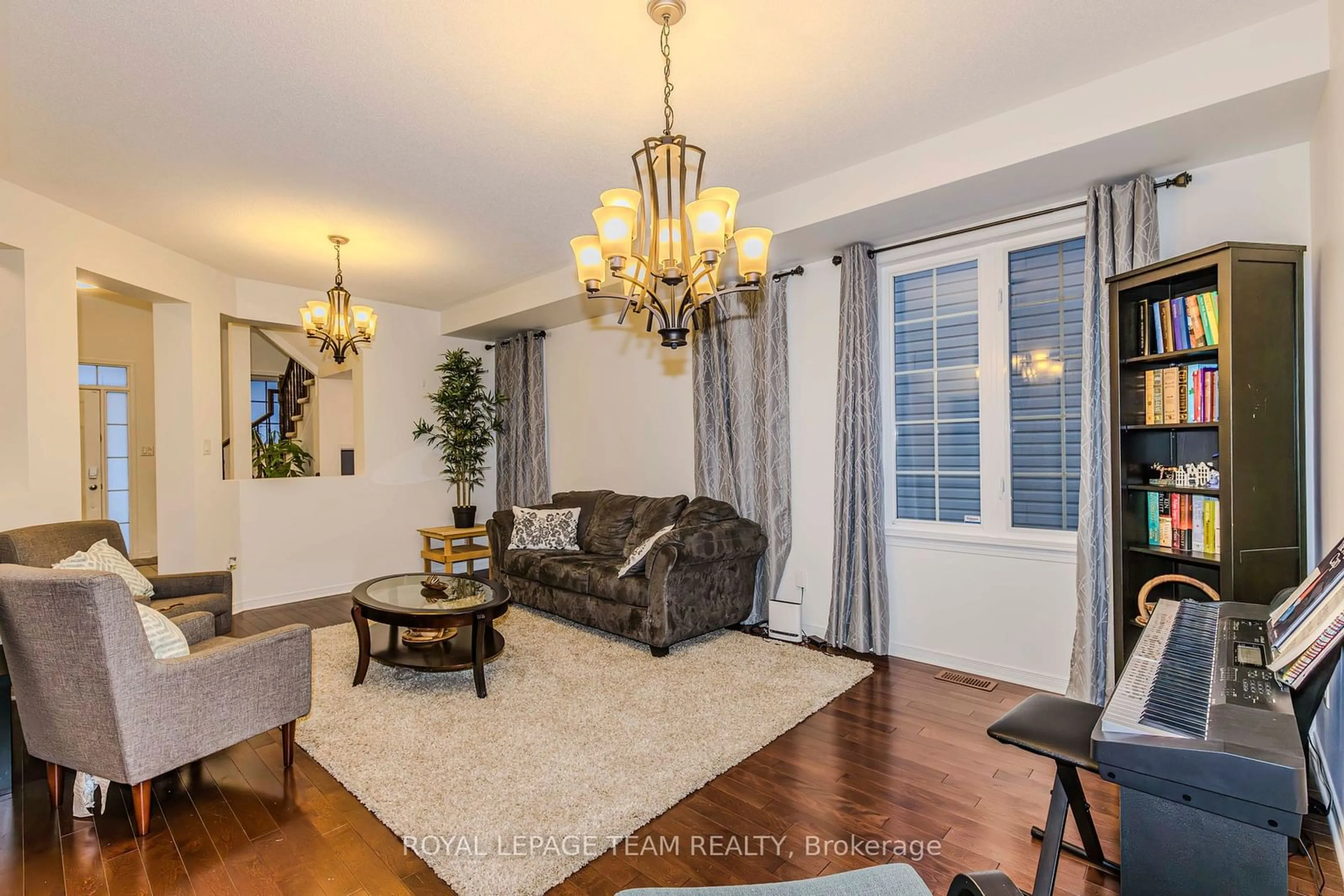 Living room with furniture, unknown for 474 West Ridge Dr, Stittsville - Munster - Richmond Ontario K2S 0L1